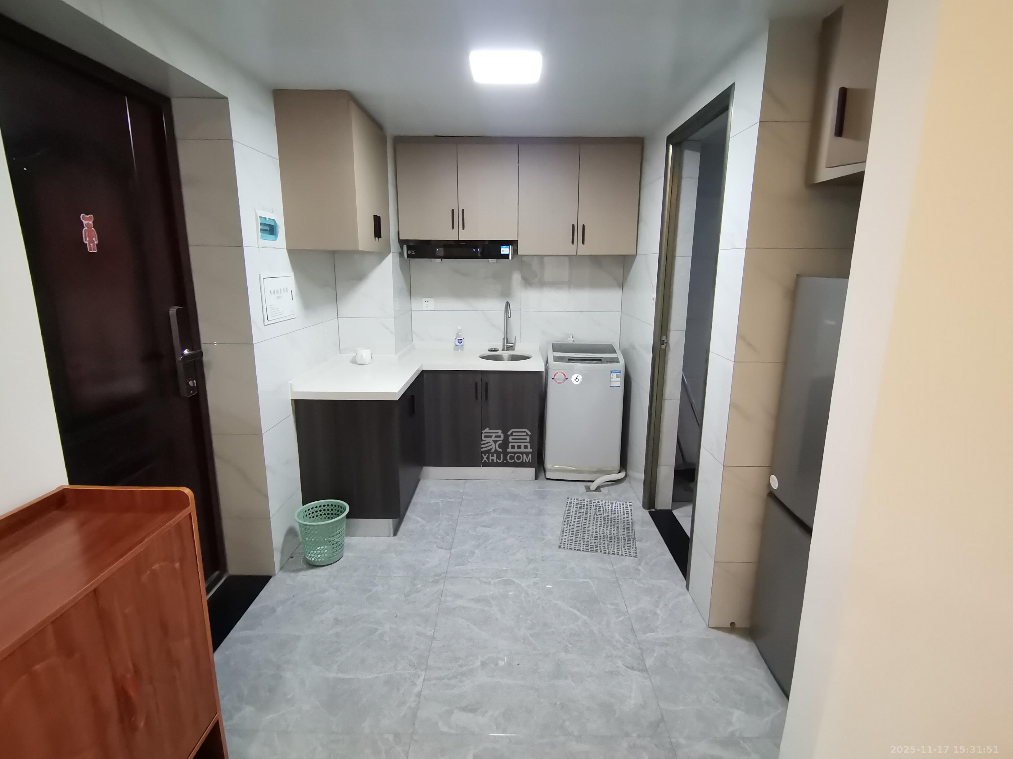 融科檀香山(融科紫檀、香山国际) 1室1厅1卫 1800.0元/月 融科檀香山(融科紫檀、香山国际) 1室1厅1卫 1800.0元/月室内图