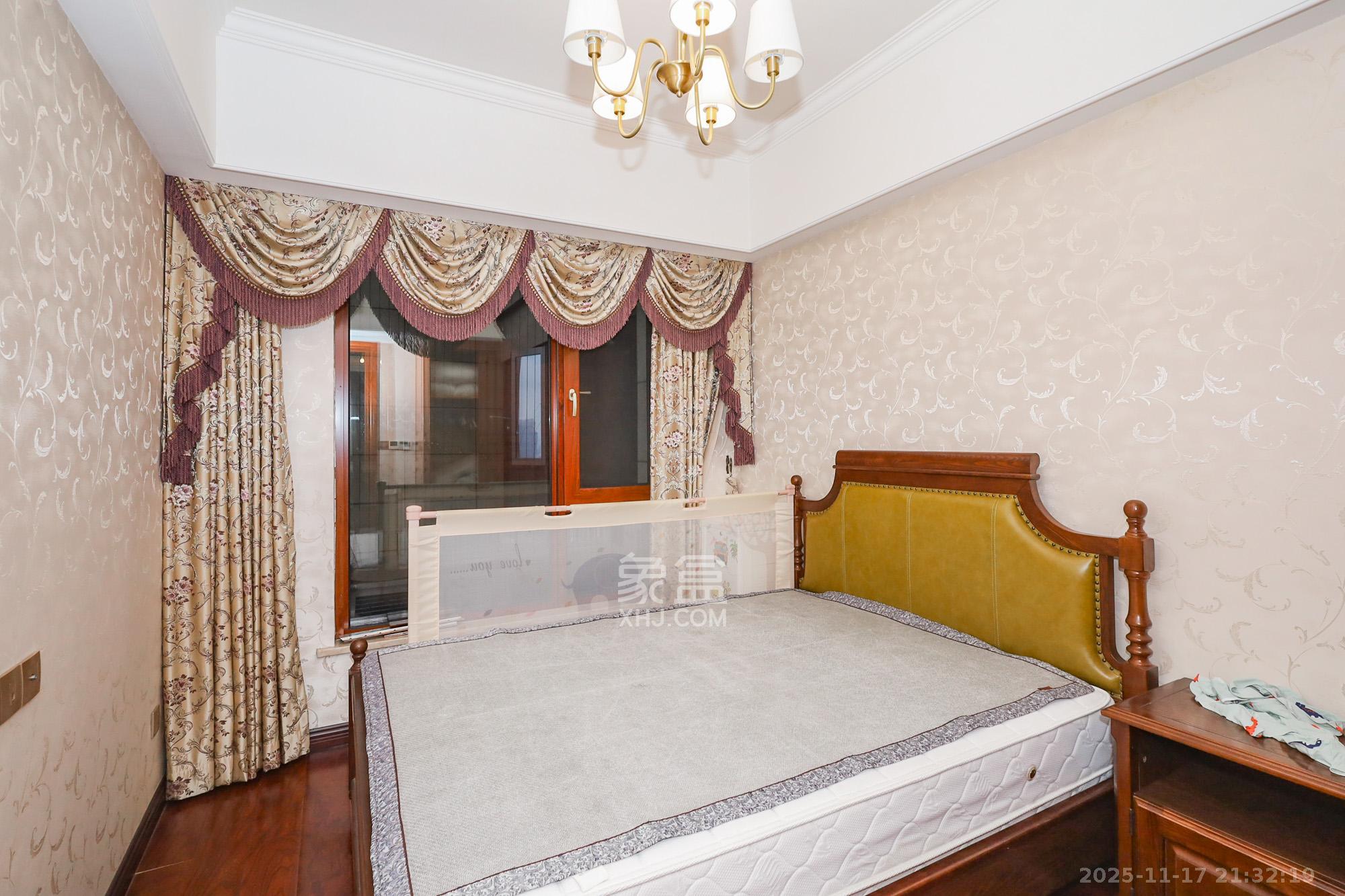 南山雍江汇(滨江国际新城) 4室2厅2卫 358.0万 南山雍江汇(滨江国际新城) 4室2厅2卫 358.0万卧室