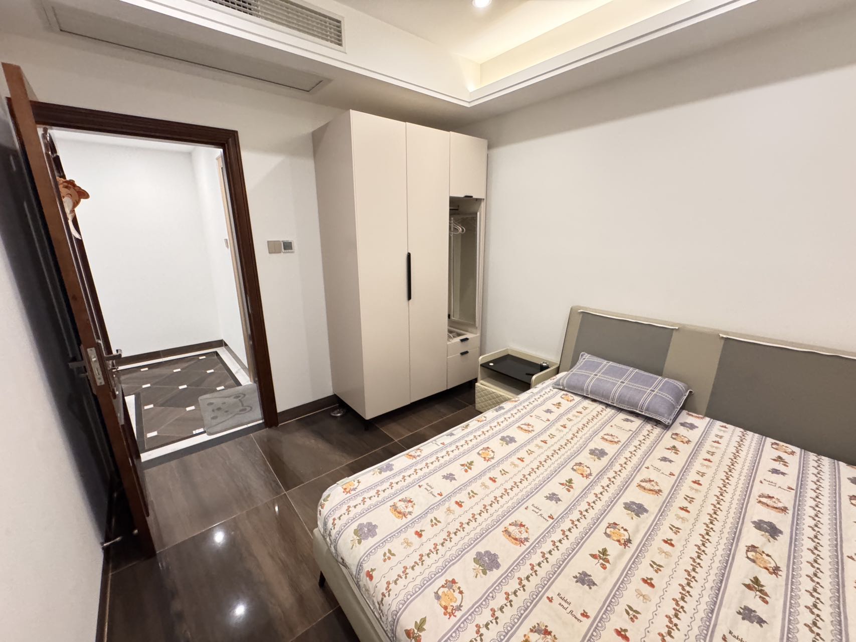 海航豪庭南苑 3室2厅2卫 5000.0元/月 海航豪庭南苑 3室2厅2卫 5000.0元/月室内图