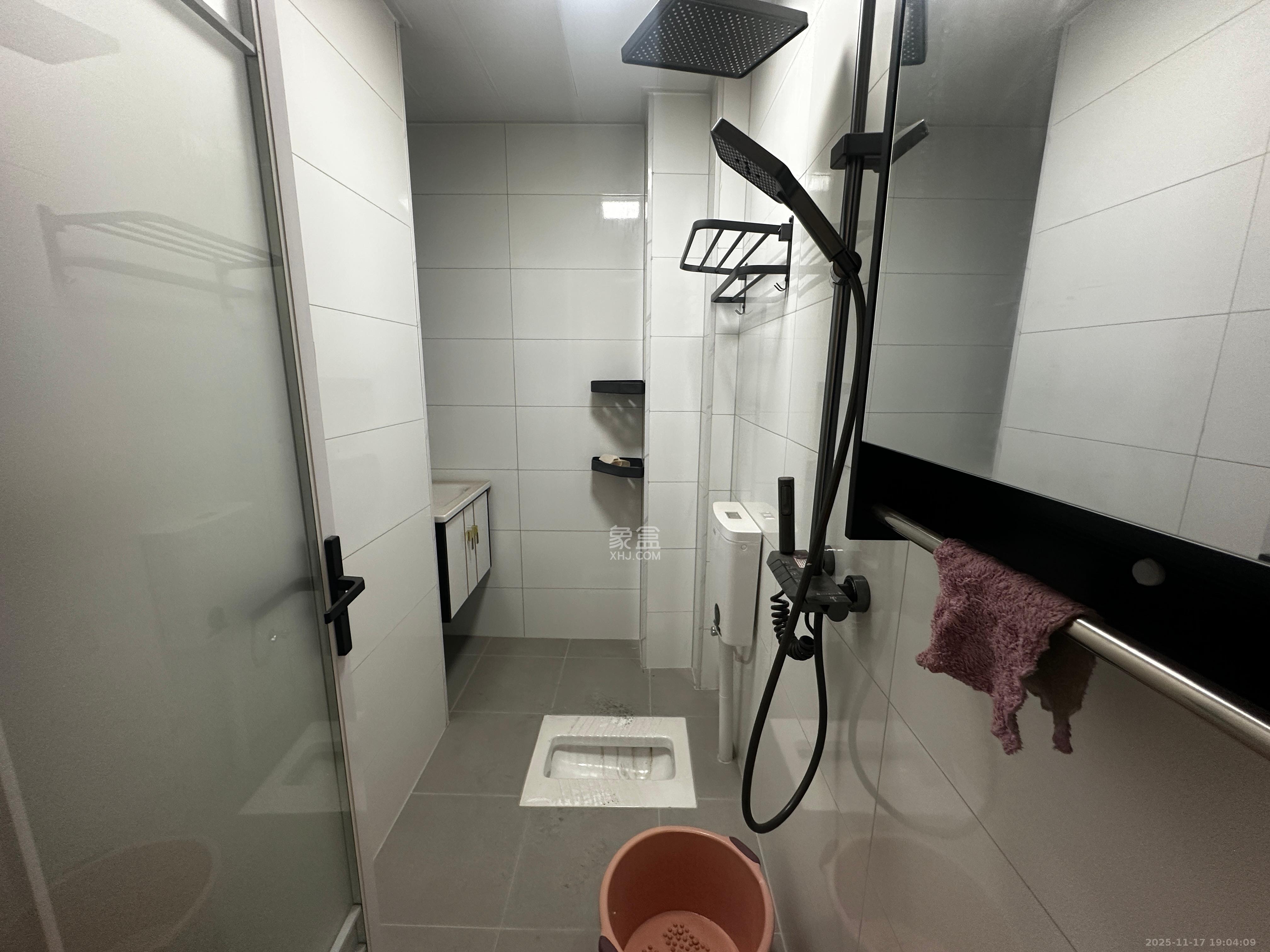 光大云启  3室2厅2卫    75.0万卫生间