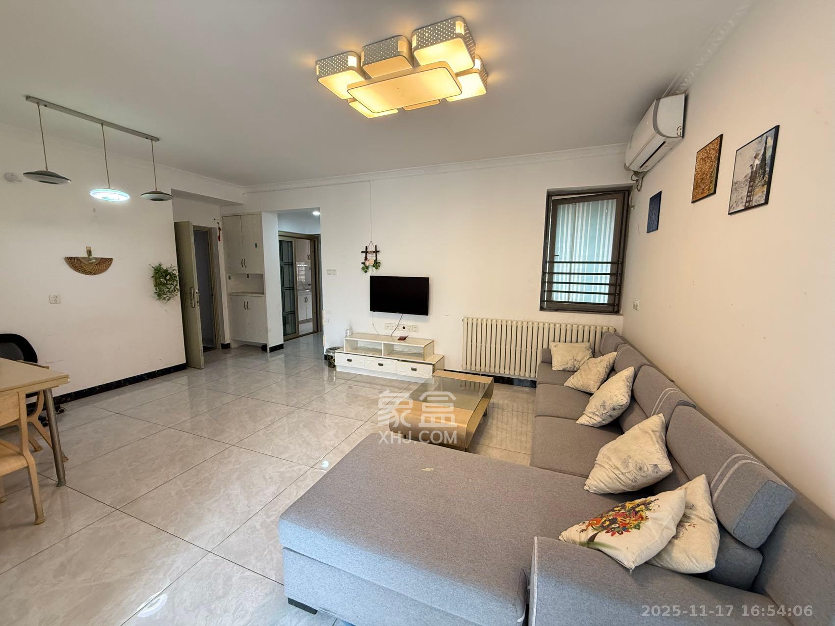 怡海星城  2室2厅1卫    1500.0元/月室内图