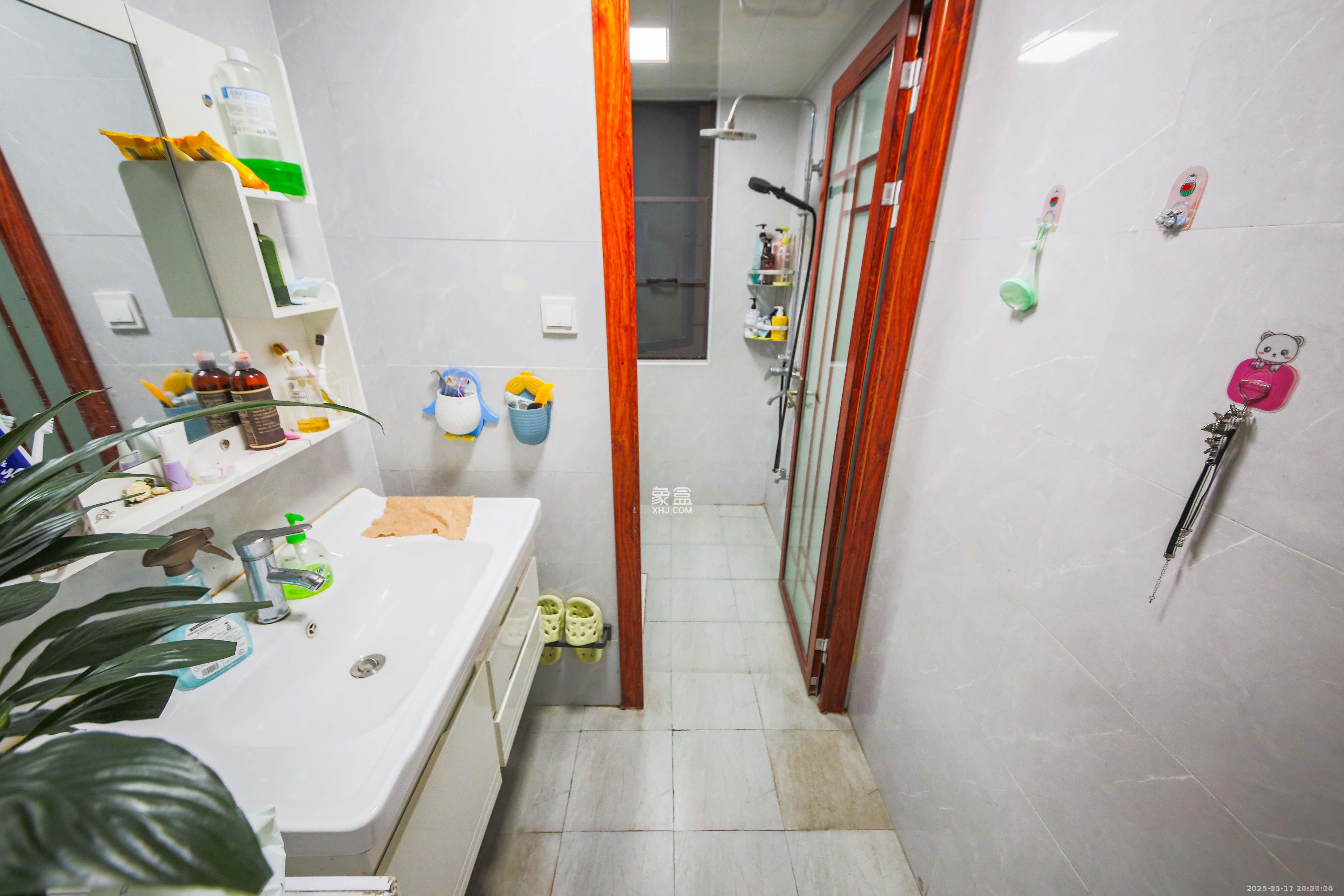 轻盐阳光CEO(轻盐雅苑)(轻奢时代) 3室2厅1卫 2500.0元/月 轻盐阳光CEO(轻盐雅苑)(轻奢时代) 3室2厅1卫 2500.0元/月室内图