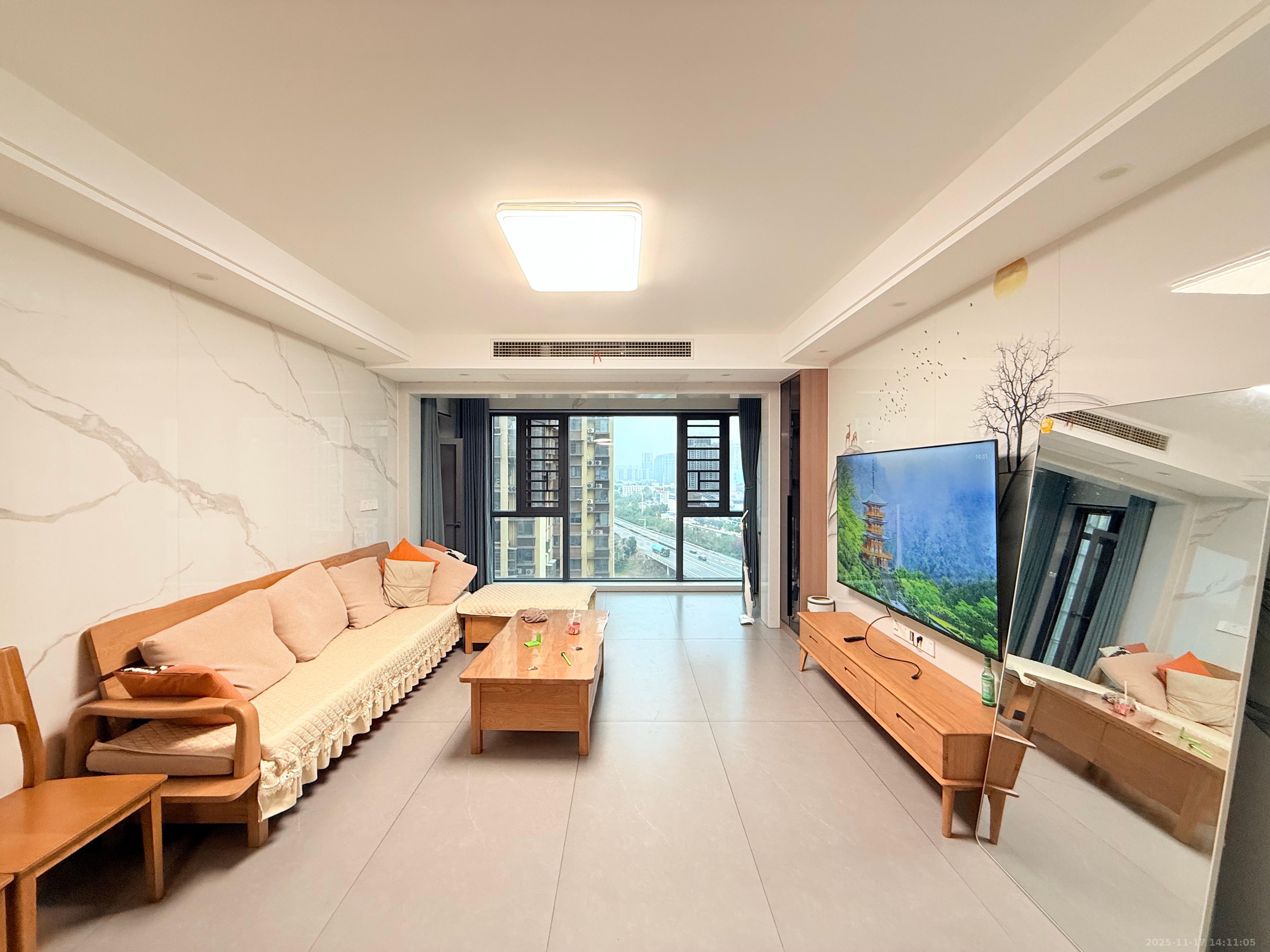 和润园三期  3室2厅2卫    2800.0元/月