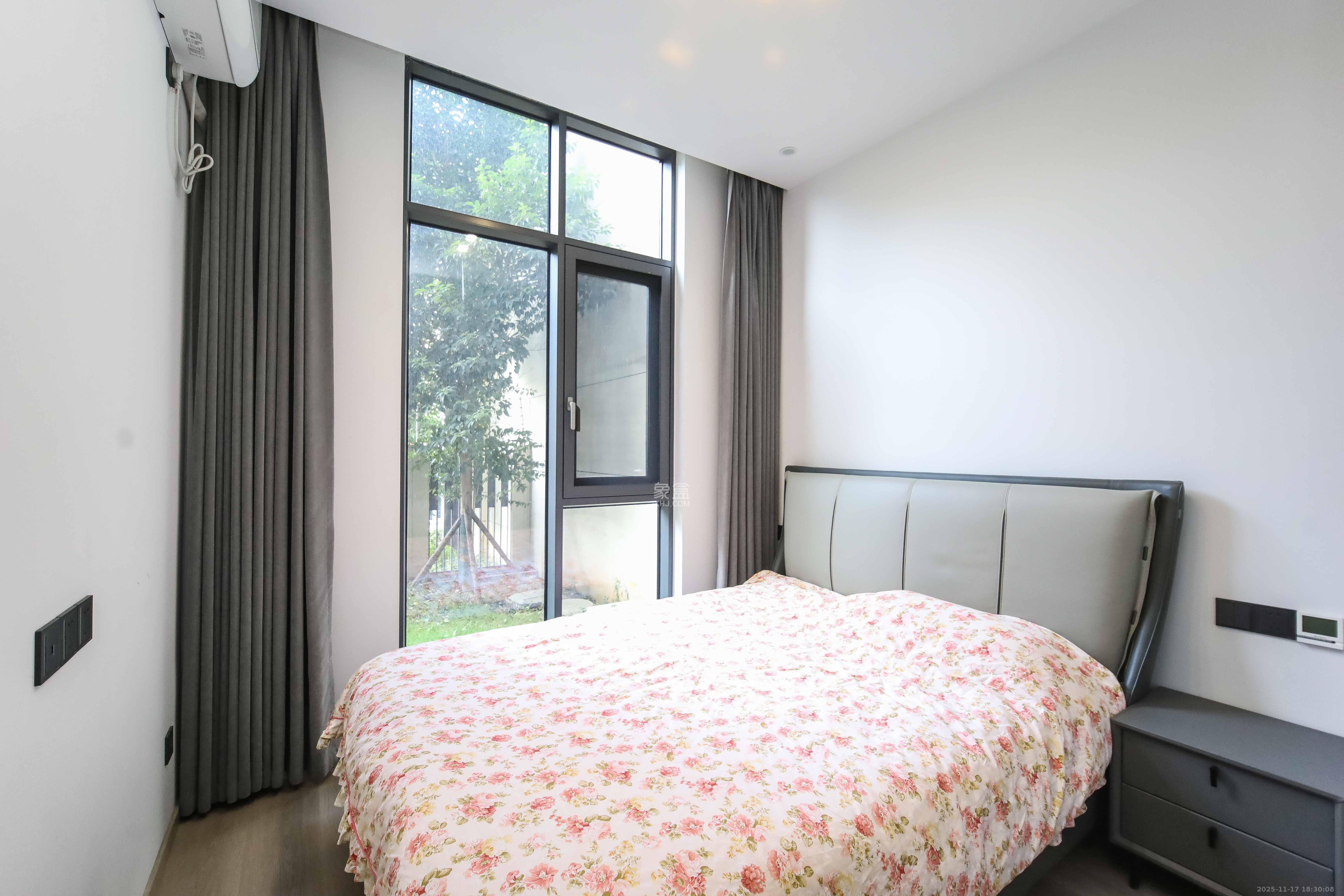 德奥悦东方  4室2厅2卫    158.0万卧室