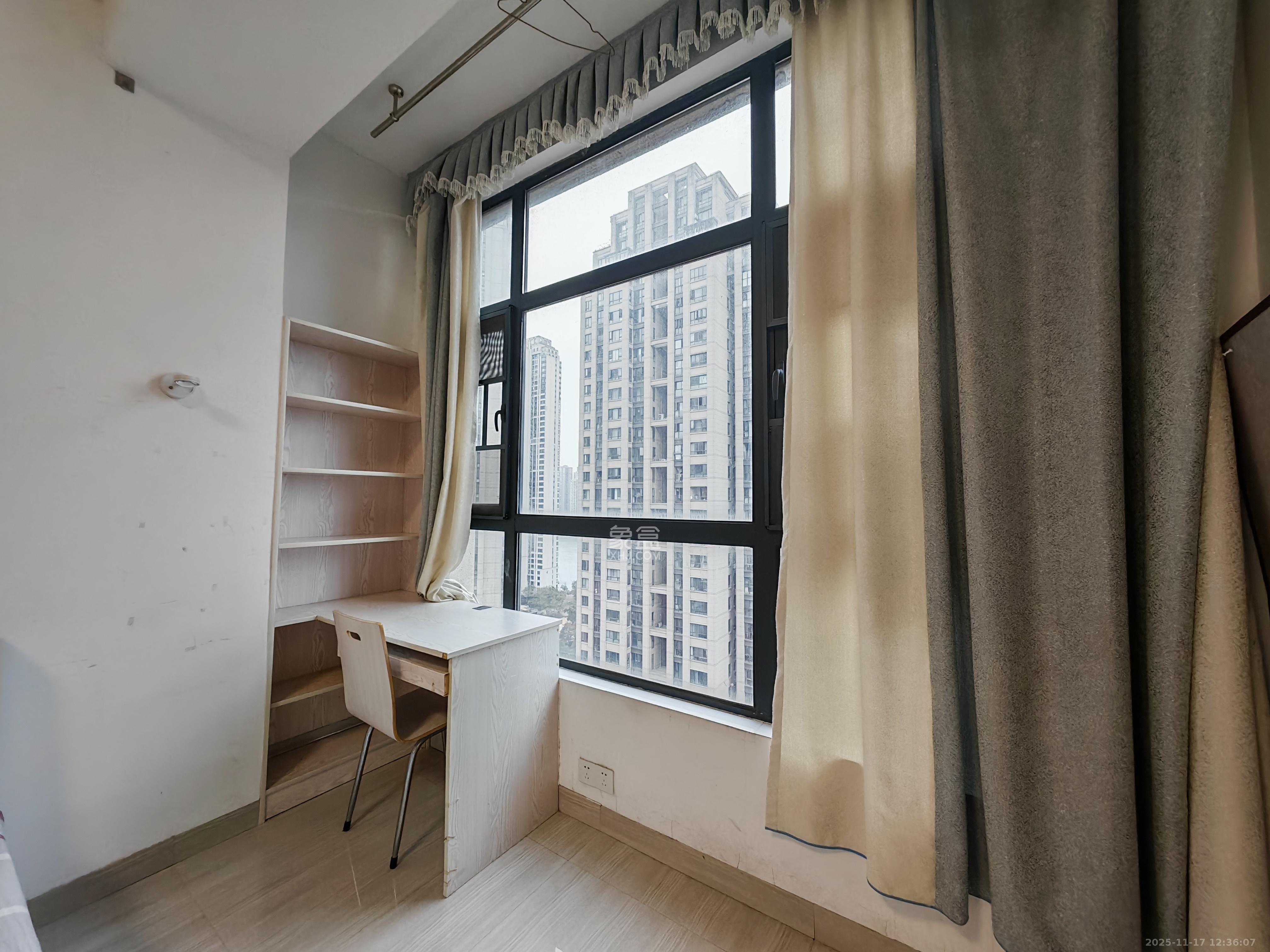 金茂梅溪湖  1室1厅1卫    1700.0元/月室内图