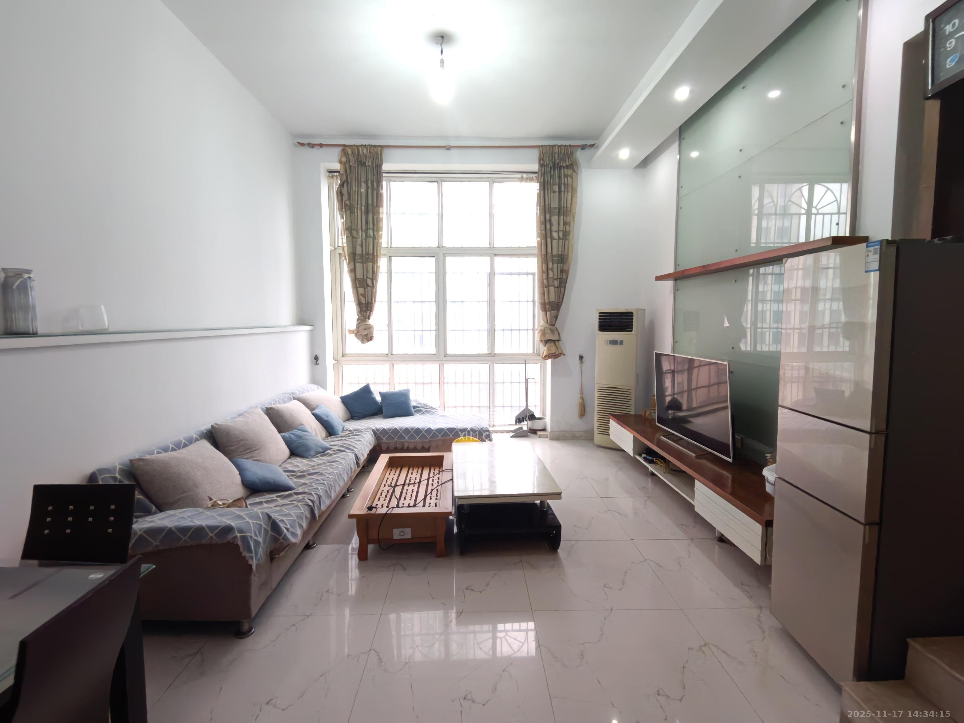 领秀星城（领秀新城）  2室2厅1卫    1600.0元/月