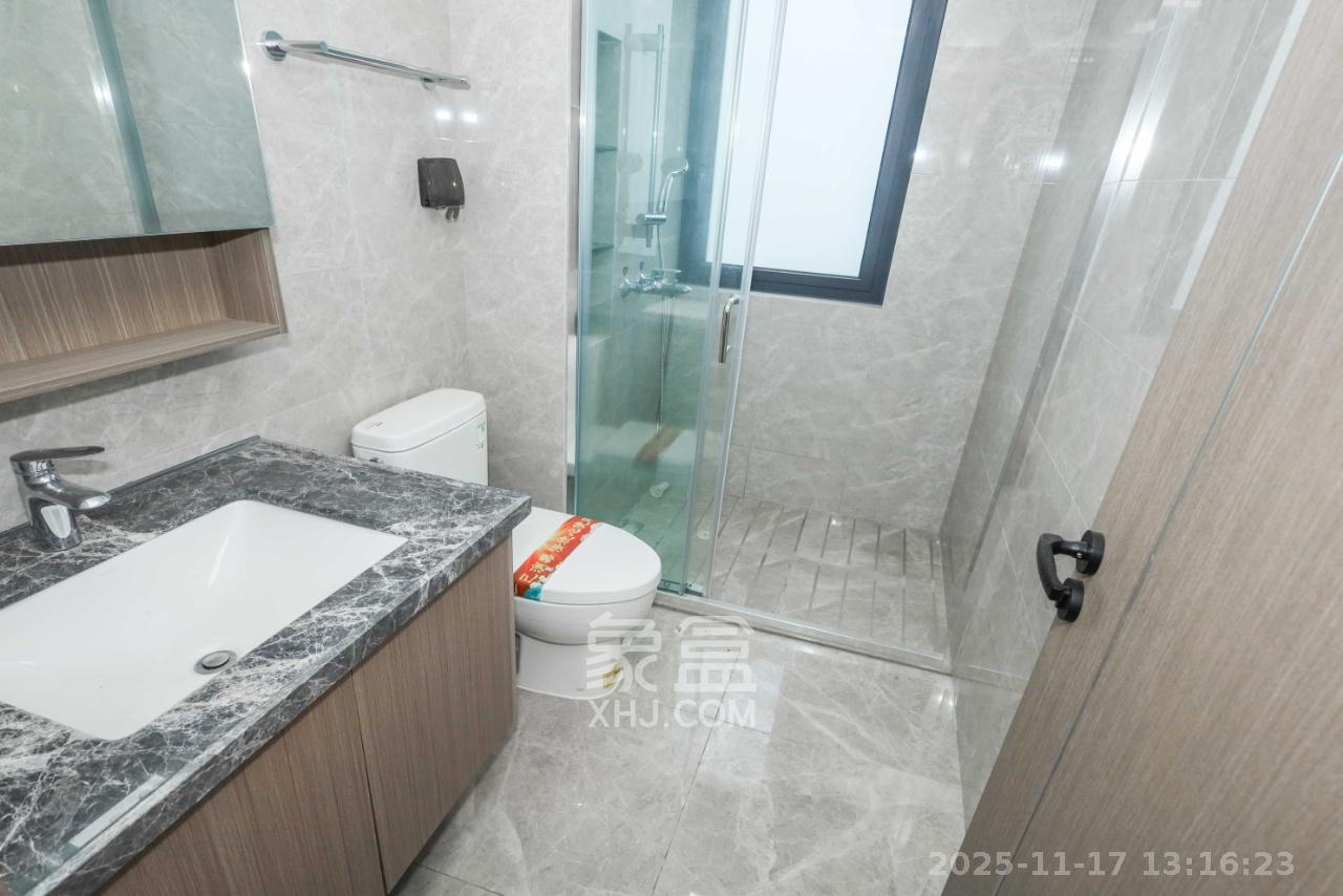 中海麓山境南区  4室2厅2卫    2800.0元/月室内图