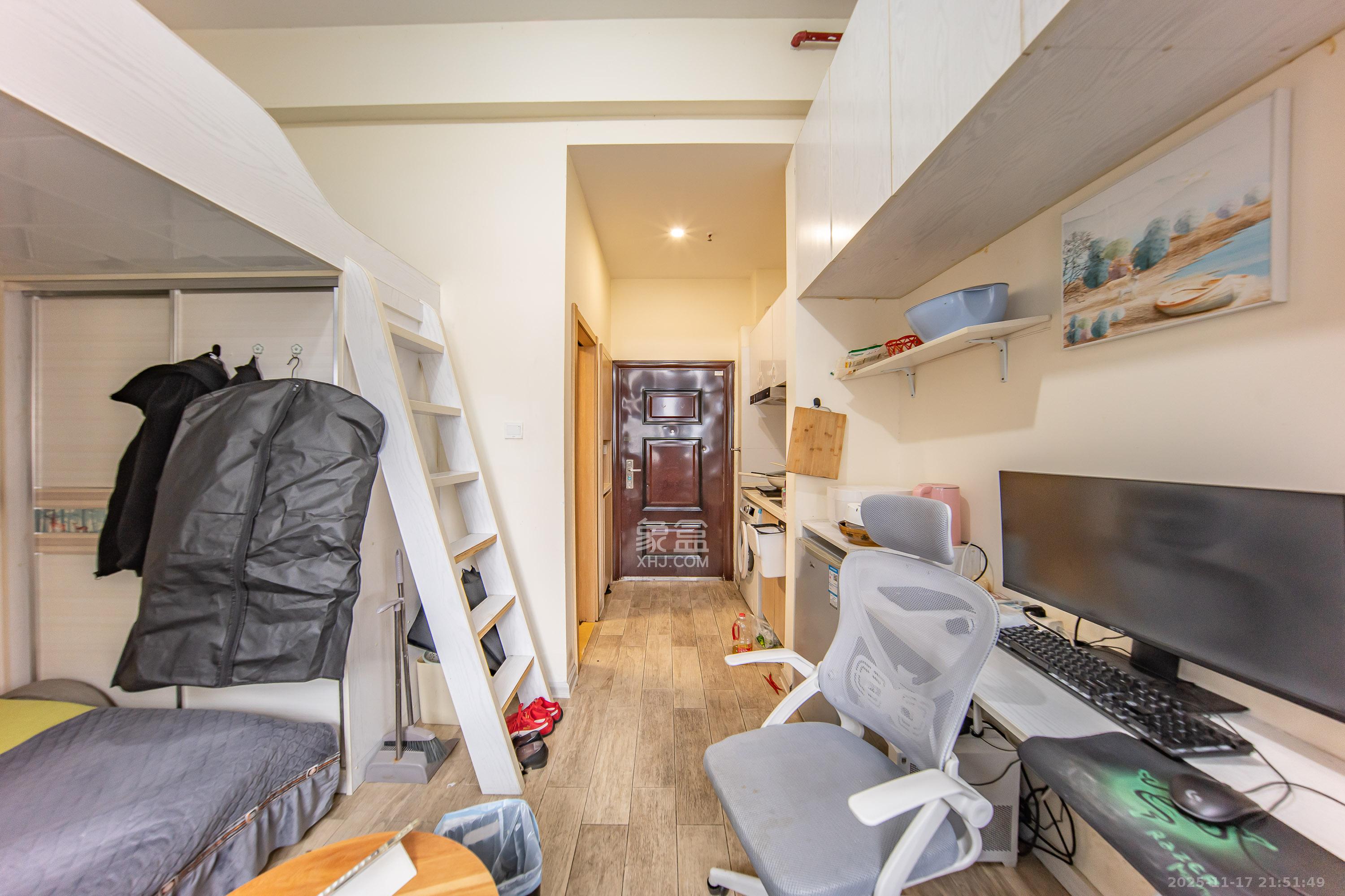 兰亭湾畔 1室1厅1卫 13.0万 兰亭湾畔 1室1厅1卫 13.0万客厅