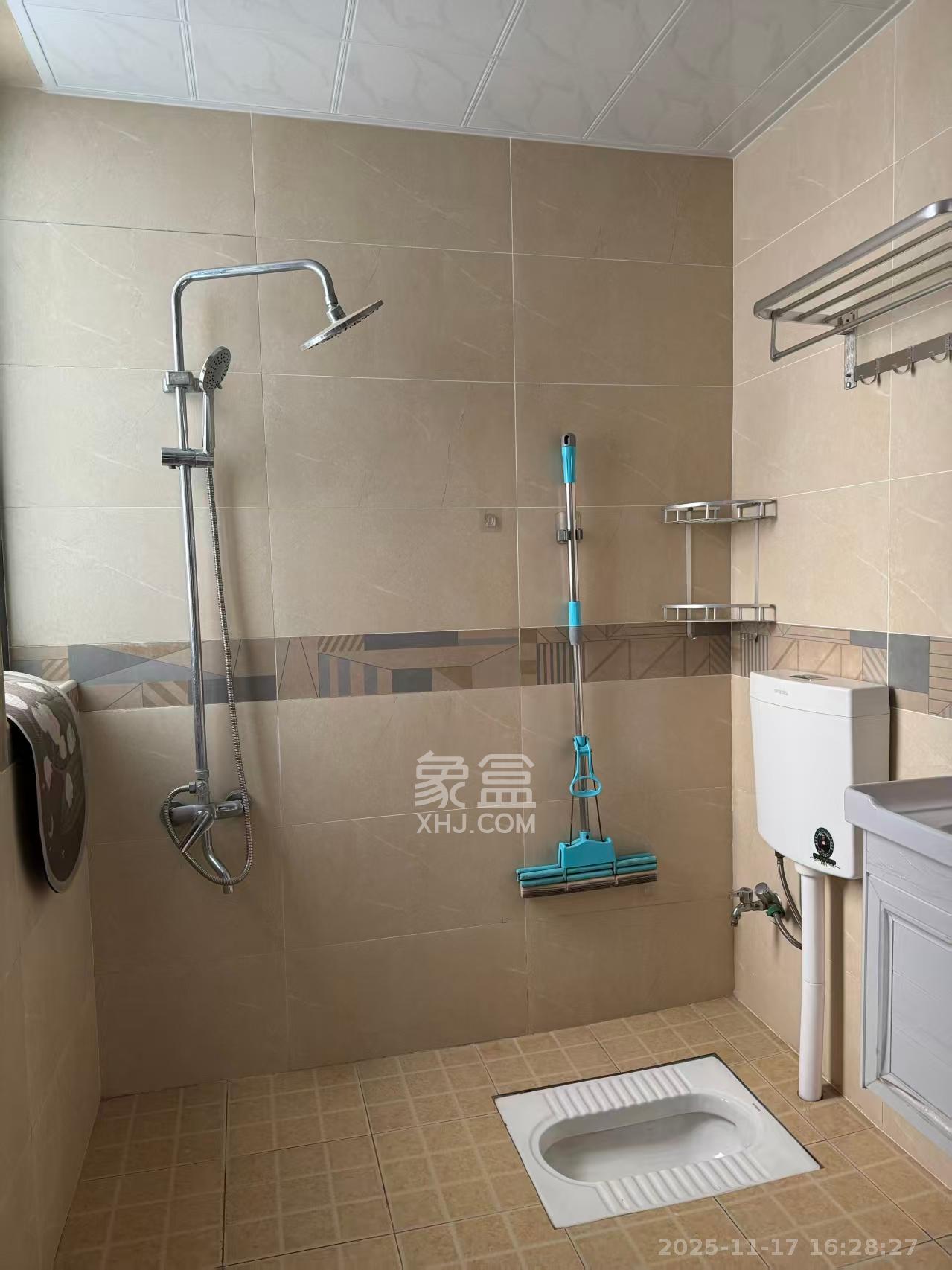 荣盛花语馨苑  3室2厅1卫    2400.0元/月室内图