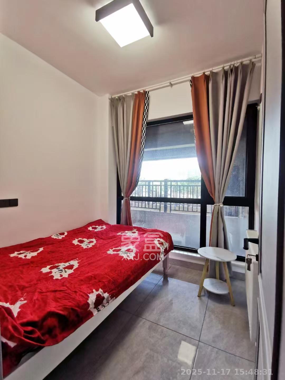 蓝光雍锦半岛  2室2厅1卫    2500.0元/月室内图