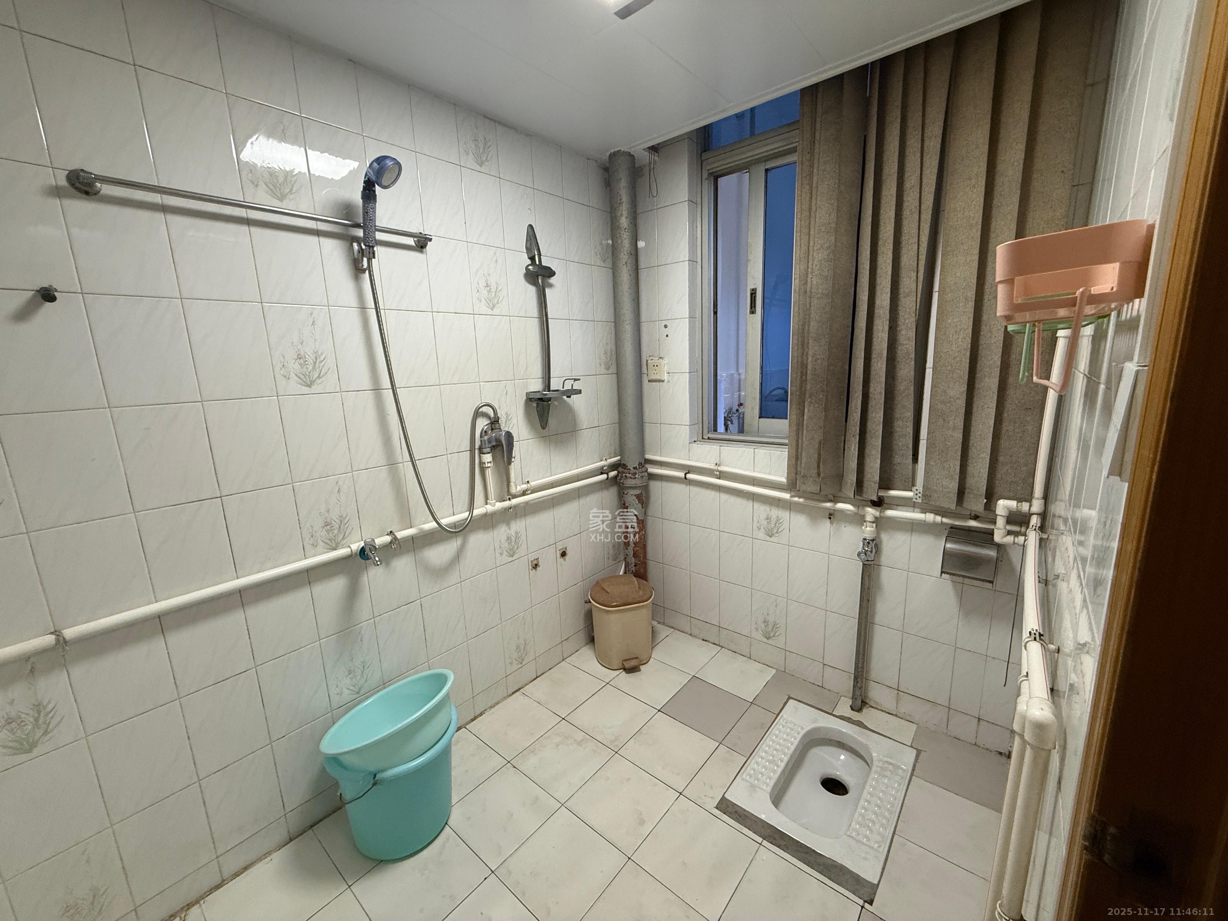 六堆子散盘  3室2厅2卫    2800.0元/月室内图