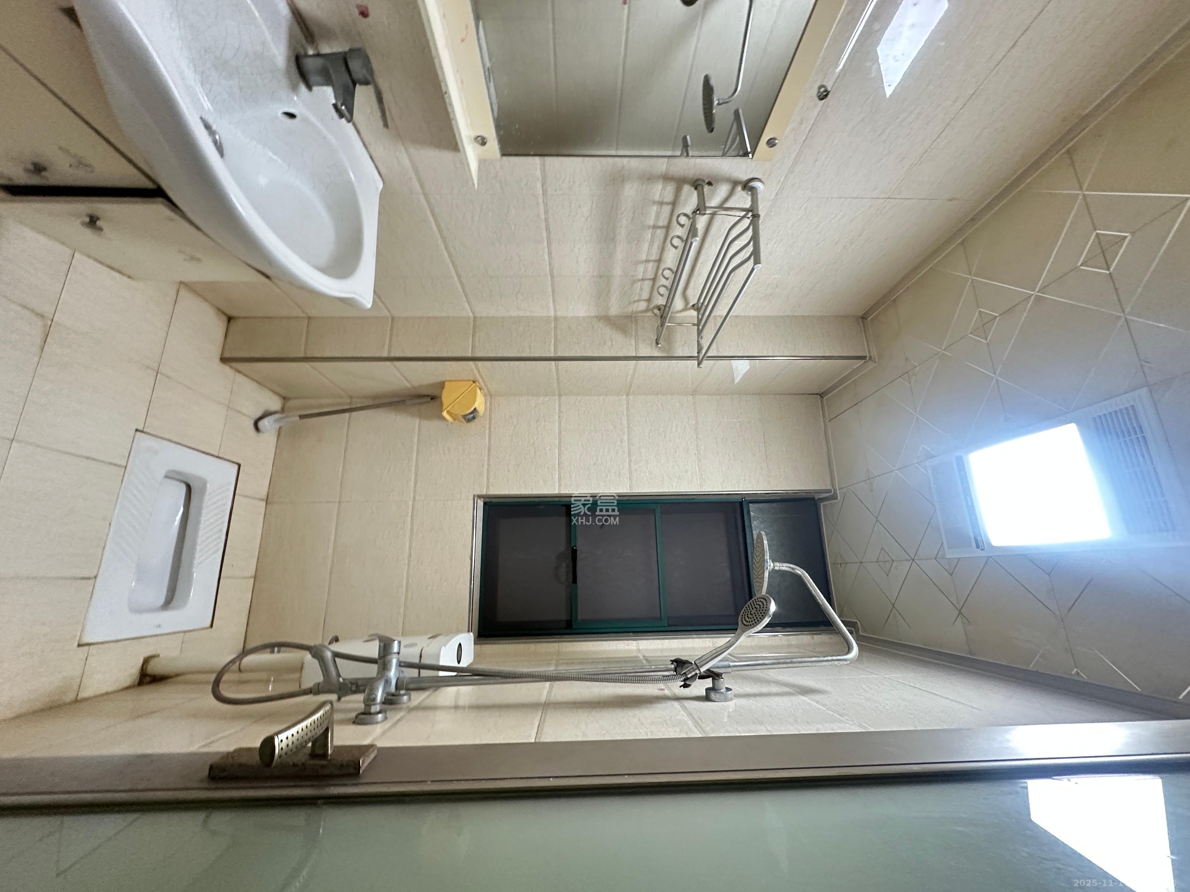 枫华府第 2室2厅1卫 1500.0元/月 枫华府第 2室2厅1卫 1500.0元/月室内图