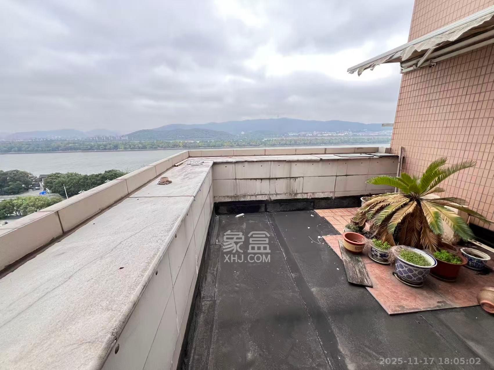 创远景园  5室2厅3卫    198.0万