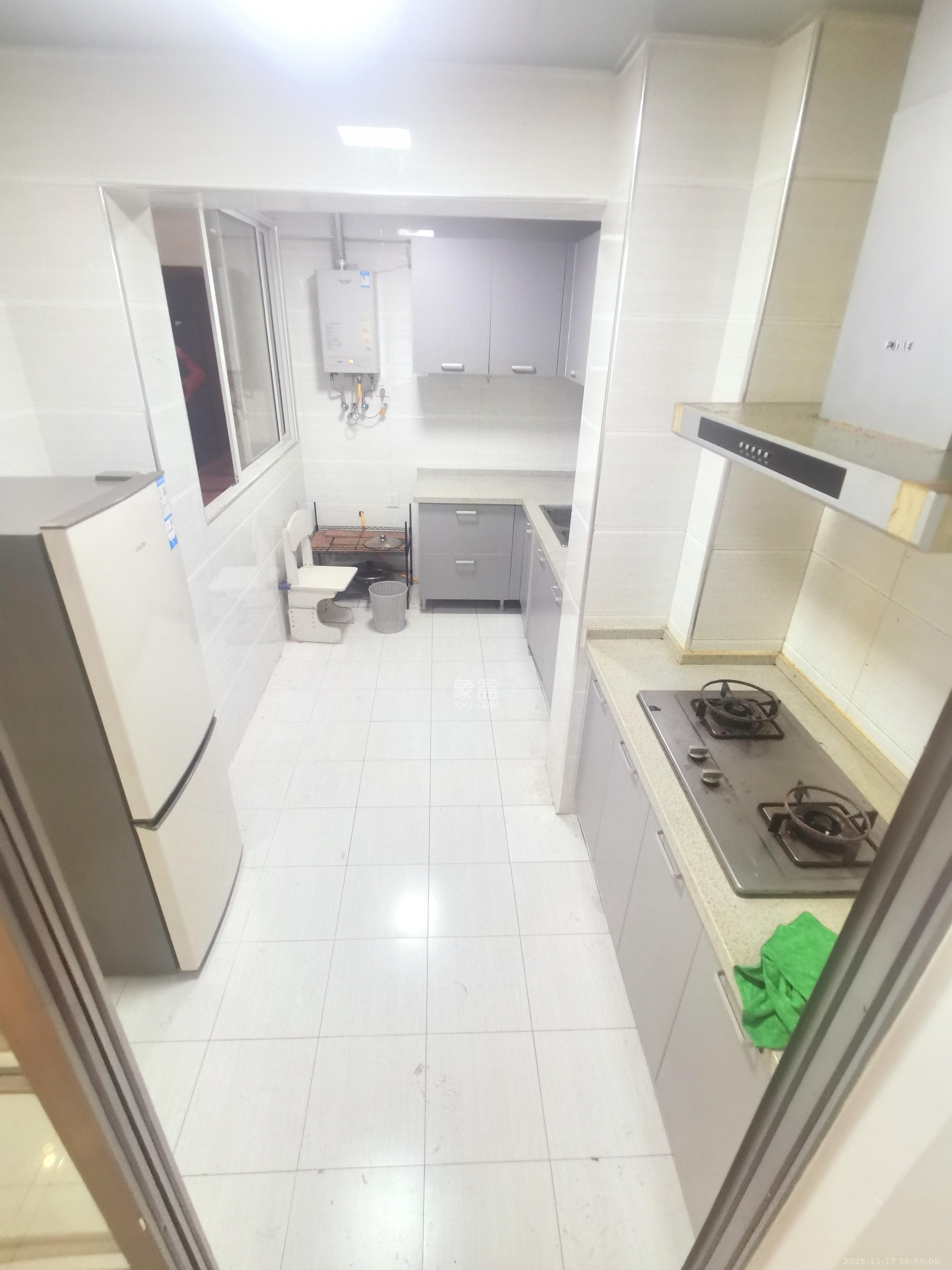 海洋半岛（月珑湾）  3室2厅1卫    2400.0元/月室内图