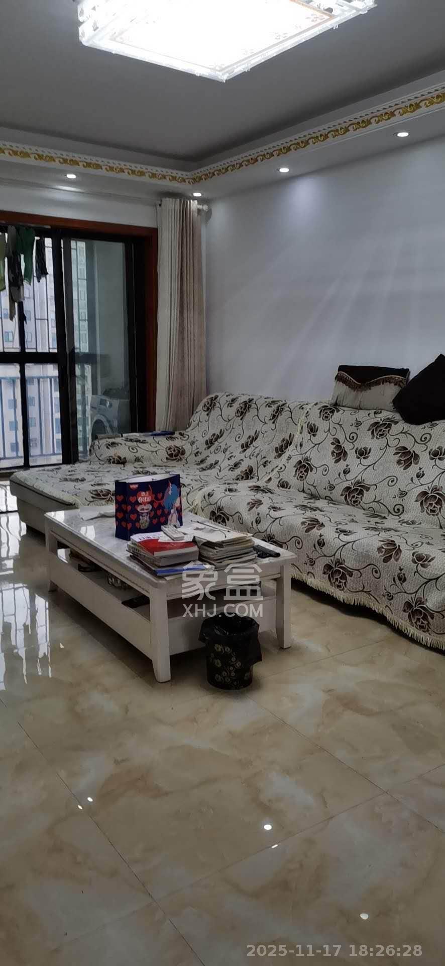 钰龙天下二期(钰龙佳园) 3室2厅2卫 2800.0元/月 钰龙天下二期(钰龙佳园) 3室2厅2卫 2800.0元/月室内图