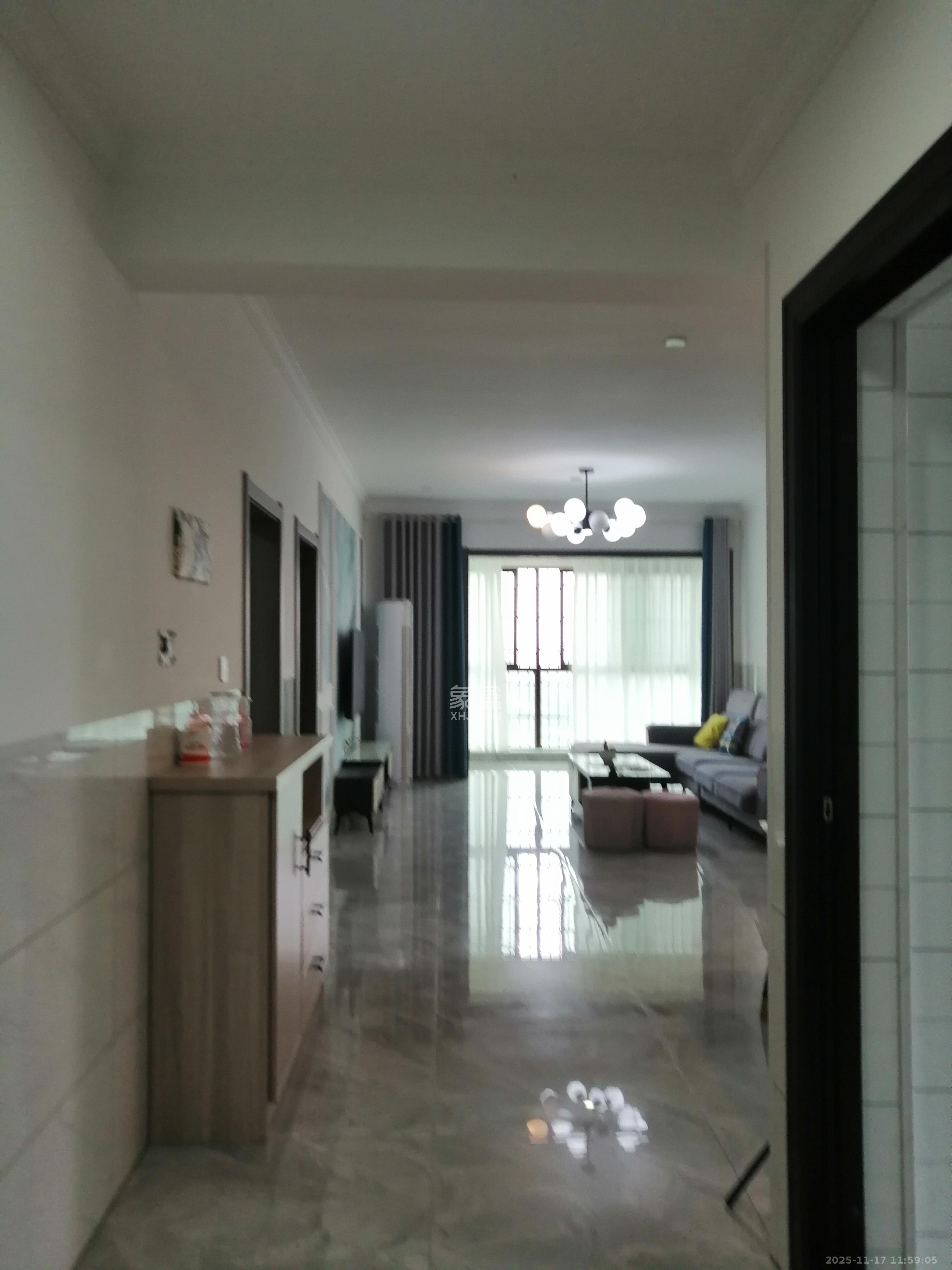 鄱阳佳郡  3室2厅2卫    2400.0元/月室内图