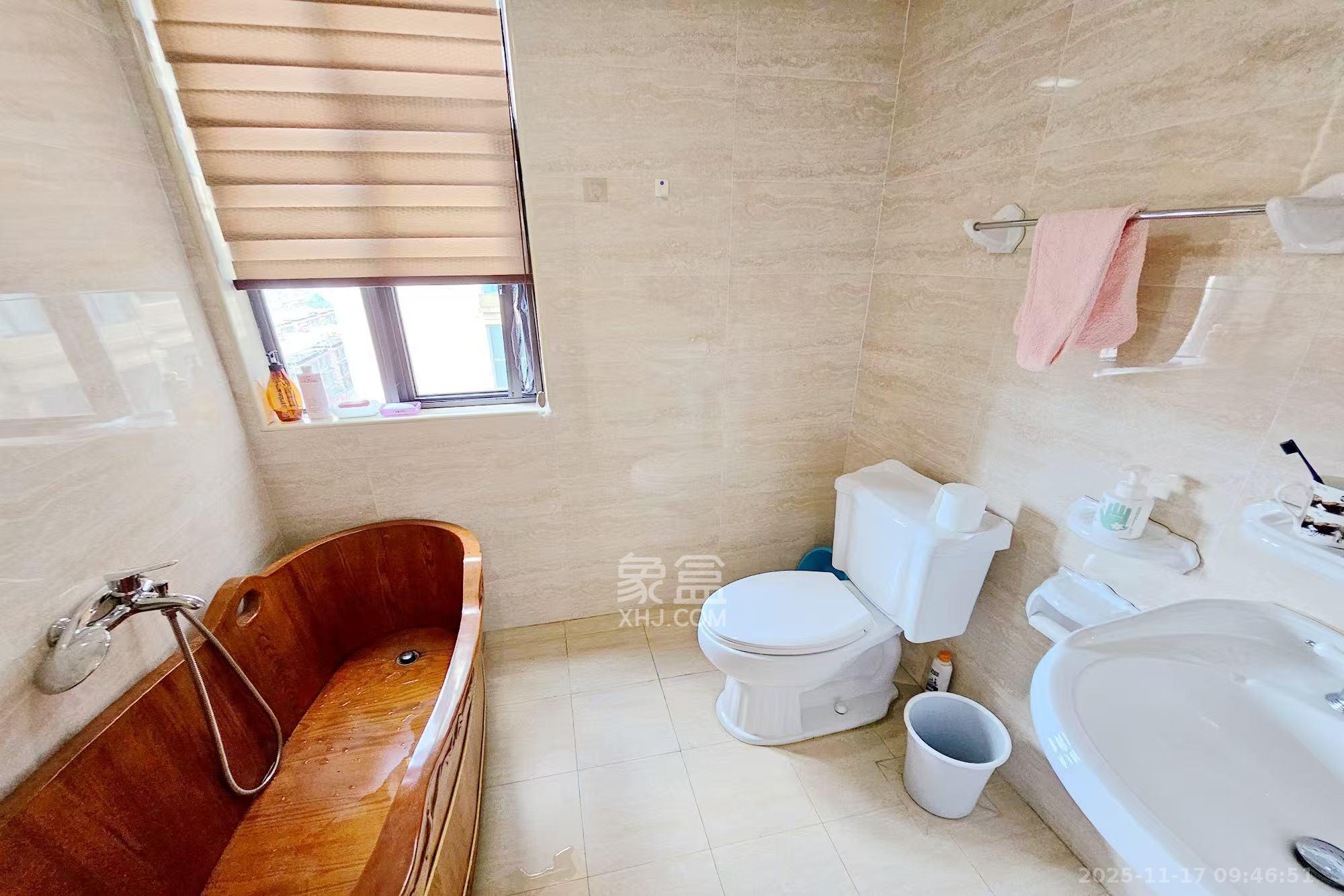 东城港 2室2厅2卫 3200.0元/月 东城港 2室2厅2卫 3200.0元/月室内图