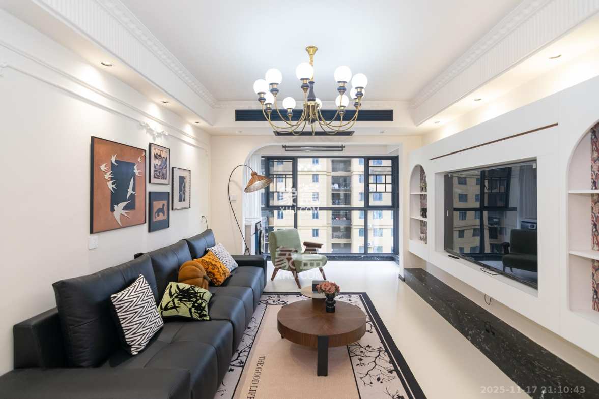 澳海澜庭 3室2厅1卫 73.8万 澳海澜庭 3室2厅1卫 73.8万客厅