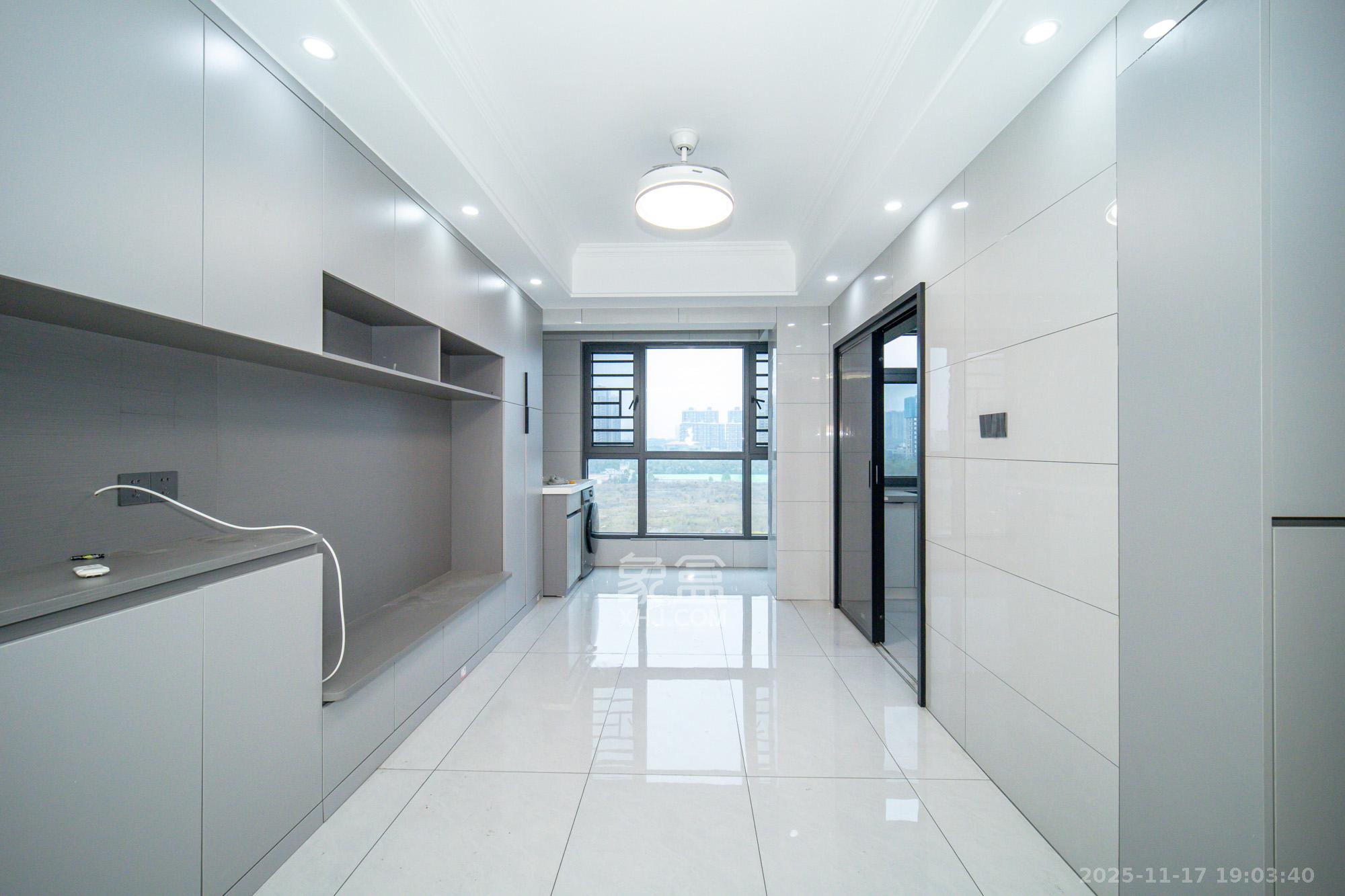 楚天世纪城西苑 3室2厅2卫 2400.0元/月 楚天世纪城西苑 3室2厅2卫 2400.0元/月室内图