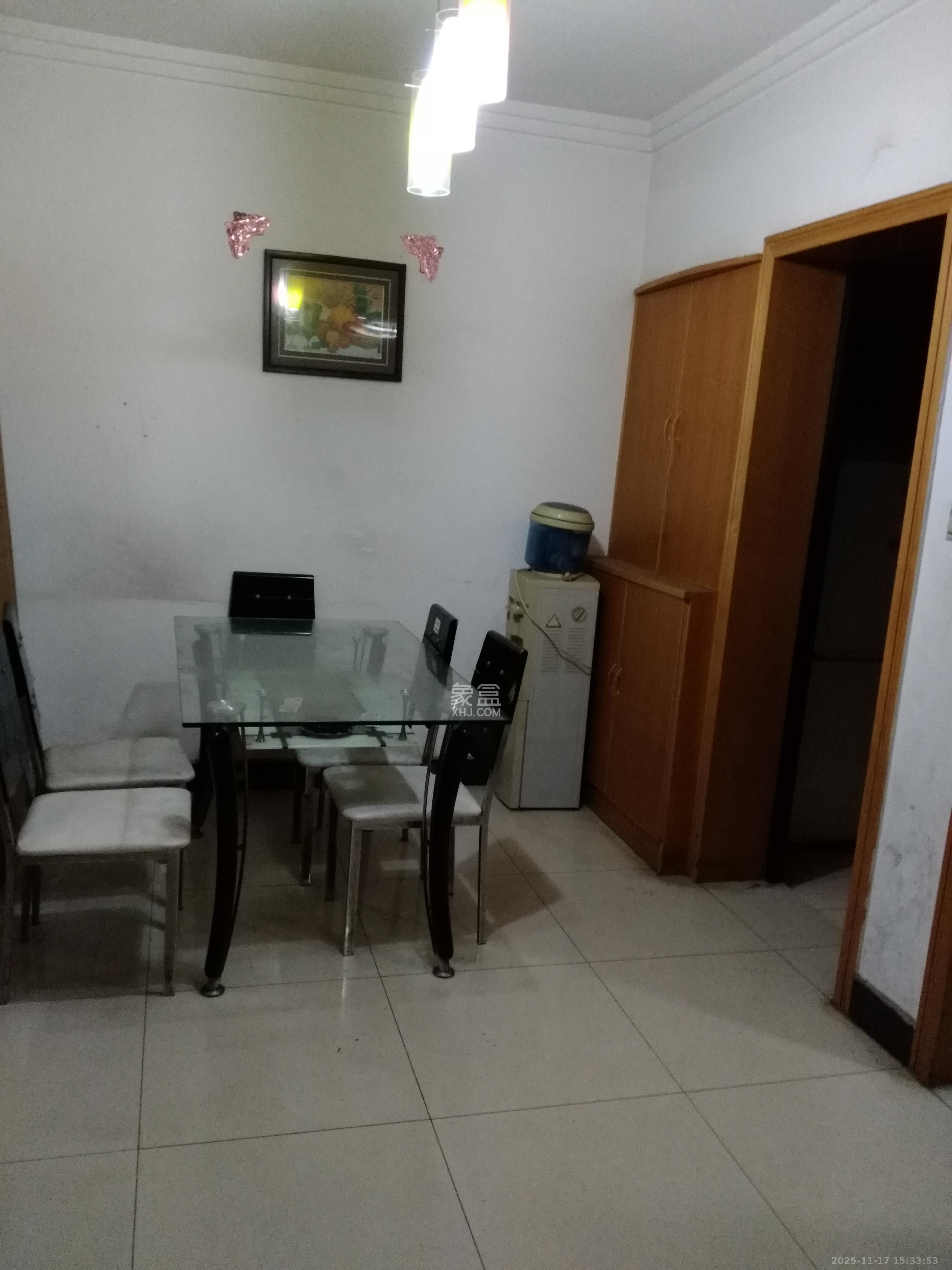 新星小区  2室2厅1卫    1300.0元/月室内图