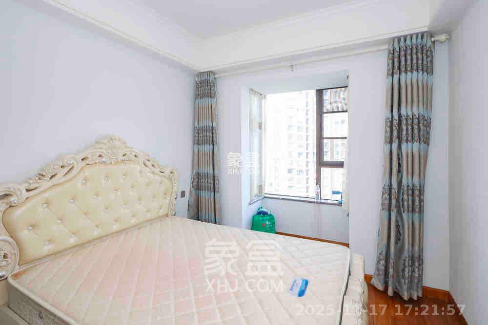 滨江一号(丰泰花园) 4室2厅2卫 3500.0元/月 滨江一号(丰泰花园) 4室2厅2卫 3500.0元/月室内图