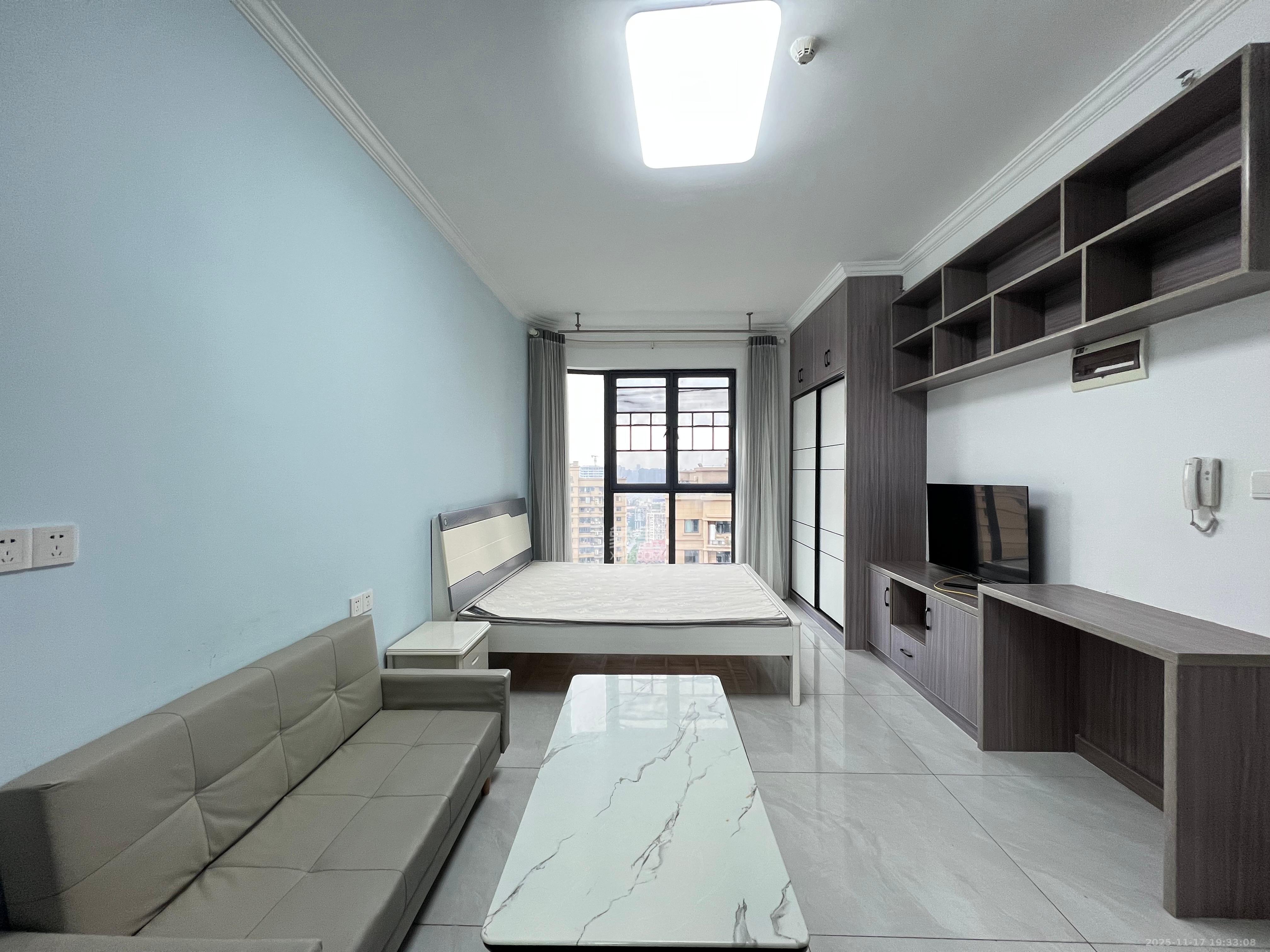 嘉雨兴园  1室1厅1卫    1800.0元/月