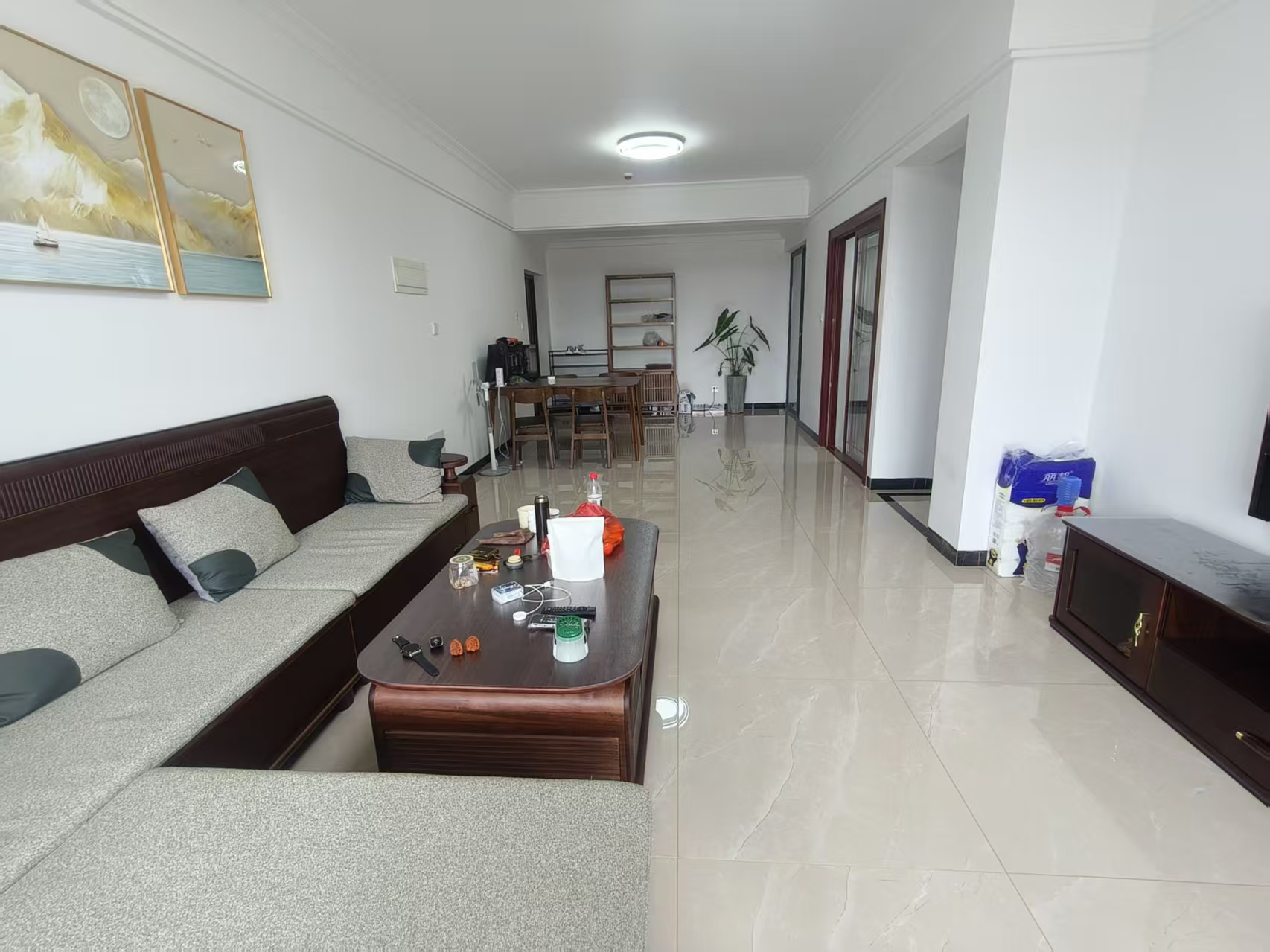 椰海家园二期 3室2厅2卫 2500.0元/月 椰海家园二期 3室2厅2卫 2500.0元/月室内图