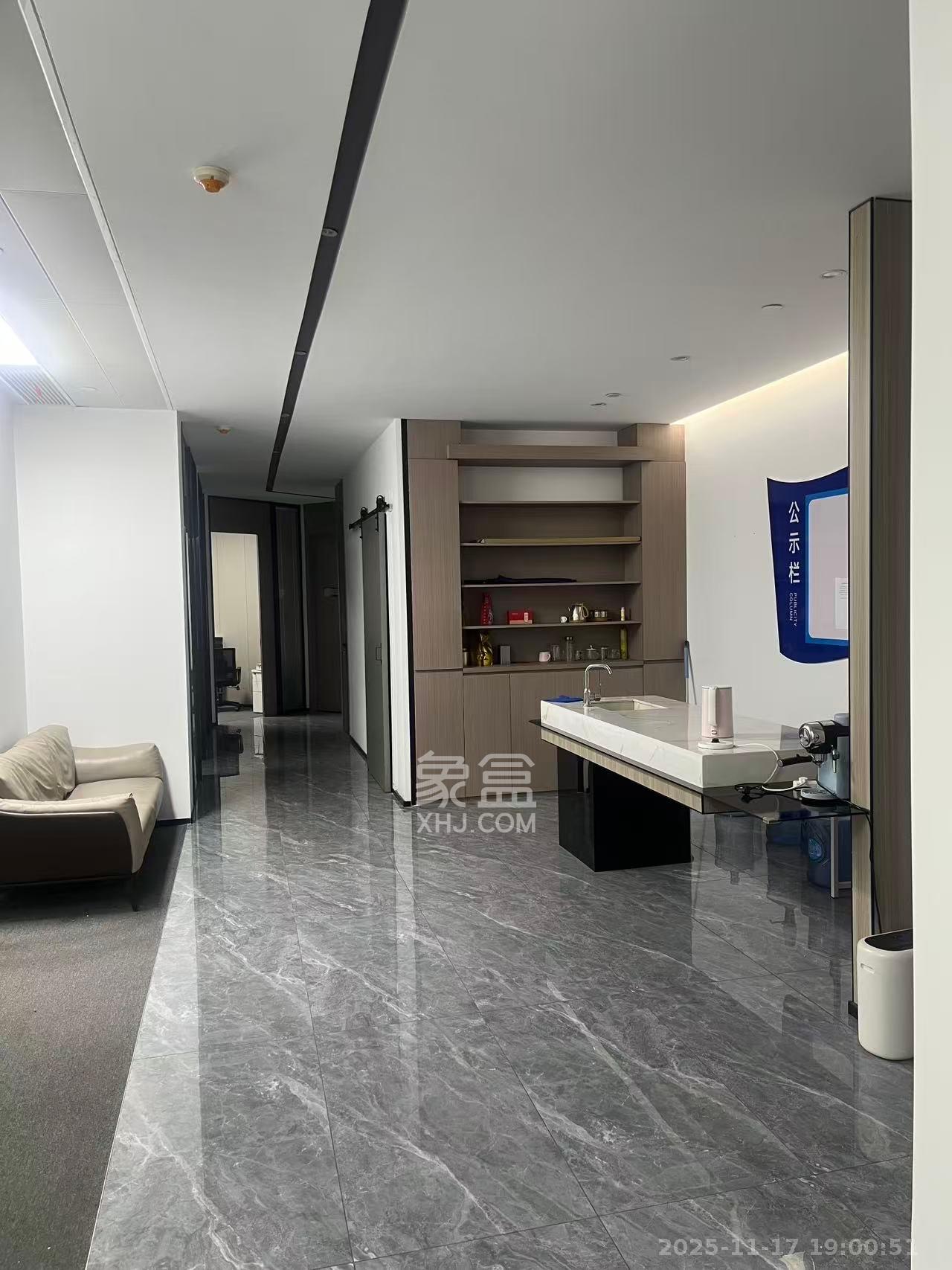 世茂铂曼 5室2厅3卫 25000.0元/月 世茂铂曼 5室2厅3卫 25000.0元/月室内图