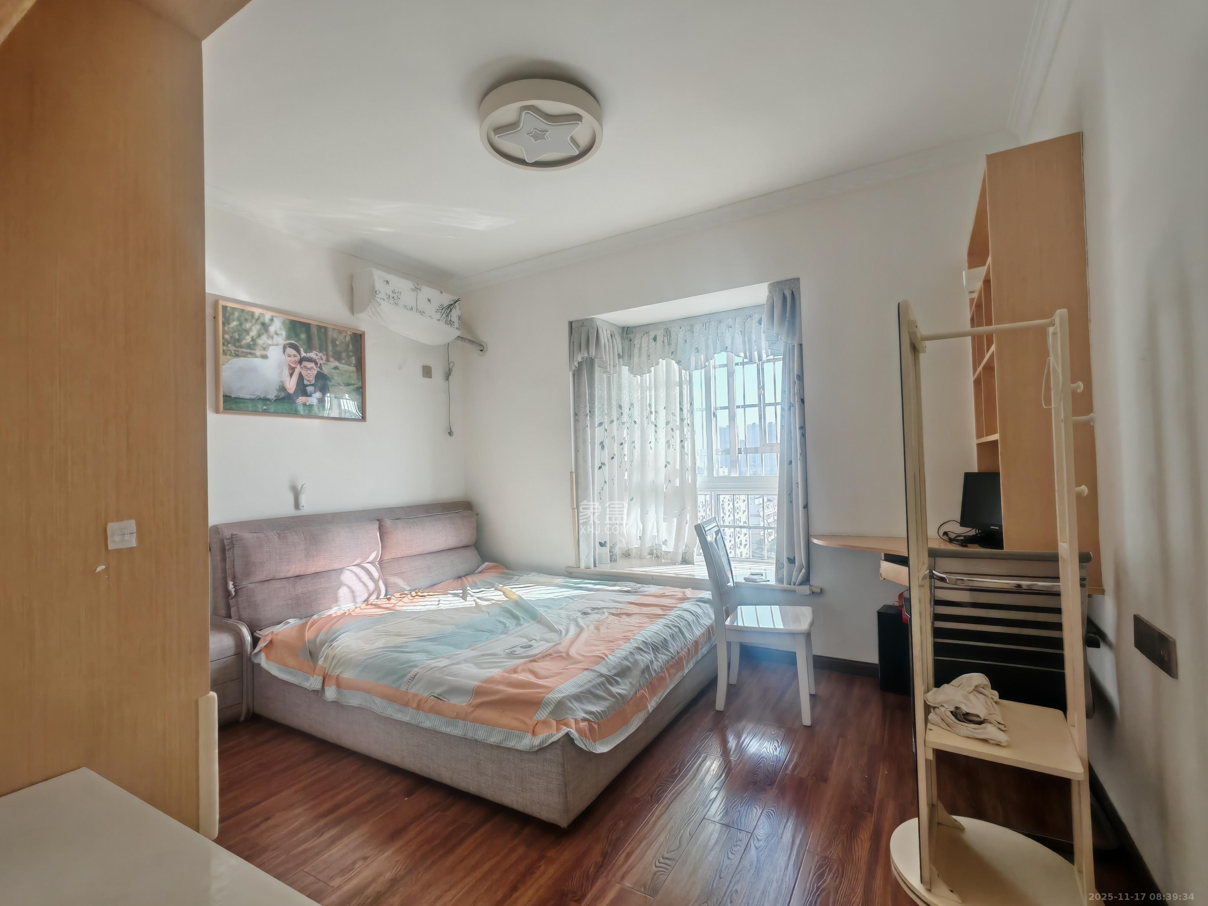 楚天世纪城西苑  3室2厅1卫    2100.0元/月室内图