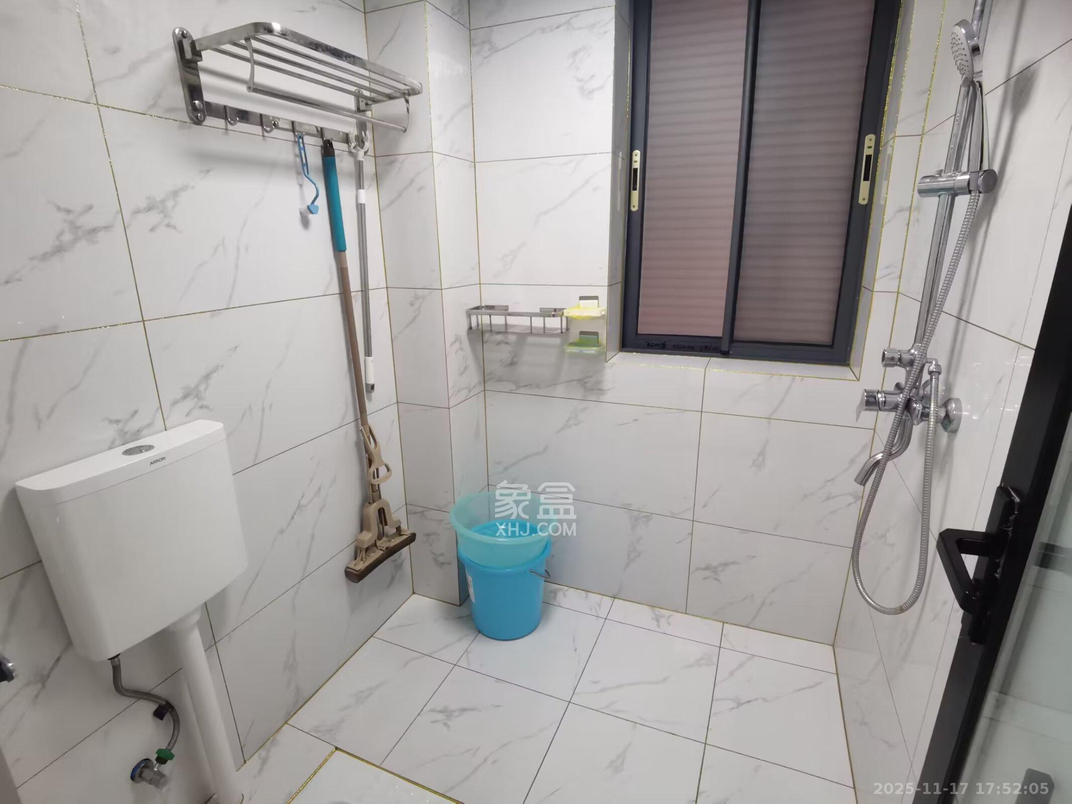 湖湘奥林匹克花园 3室2厅1卫 2600.0元/月 湖湘奥林匹克花园 3室2厅1卫 2600.0元/月室内图