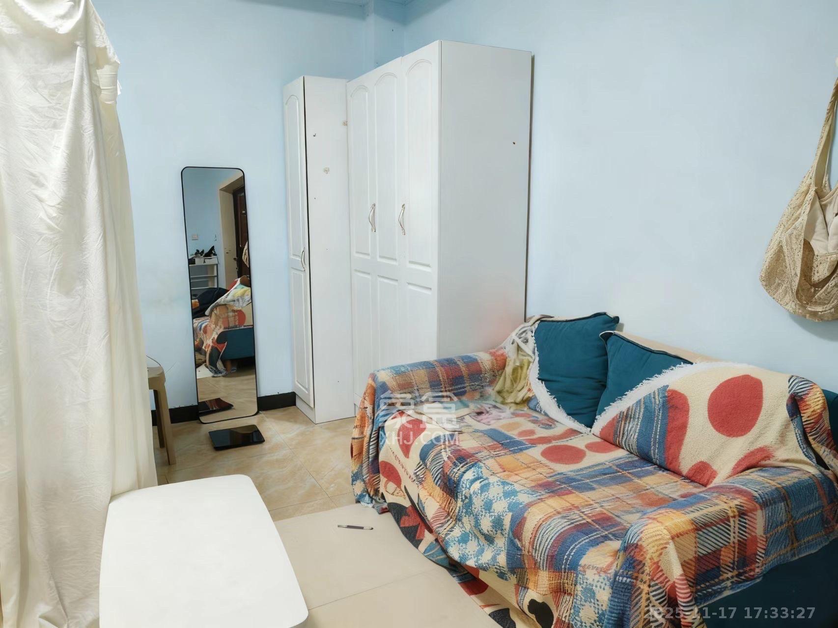 罗马国际公寓  1室1厅1卫    1100.0元/月室内图1