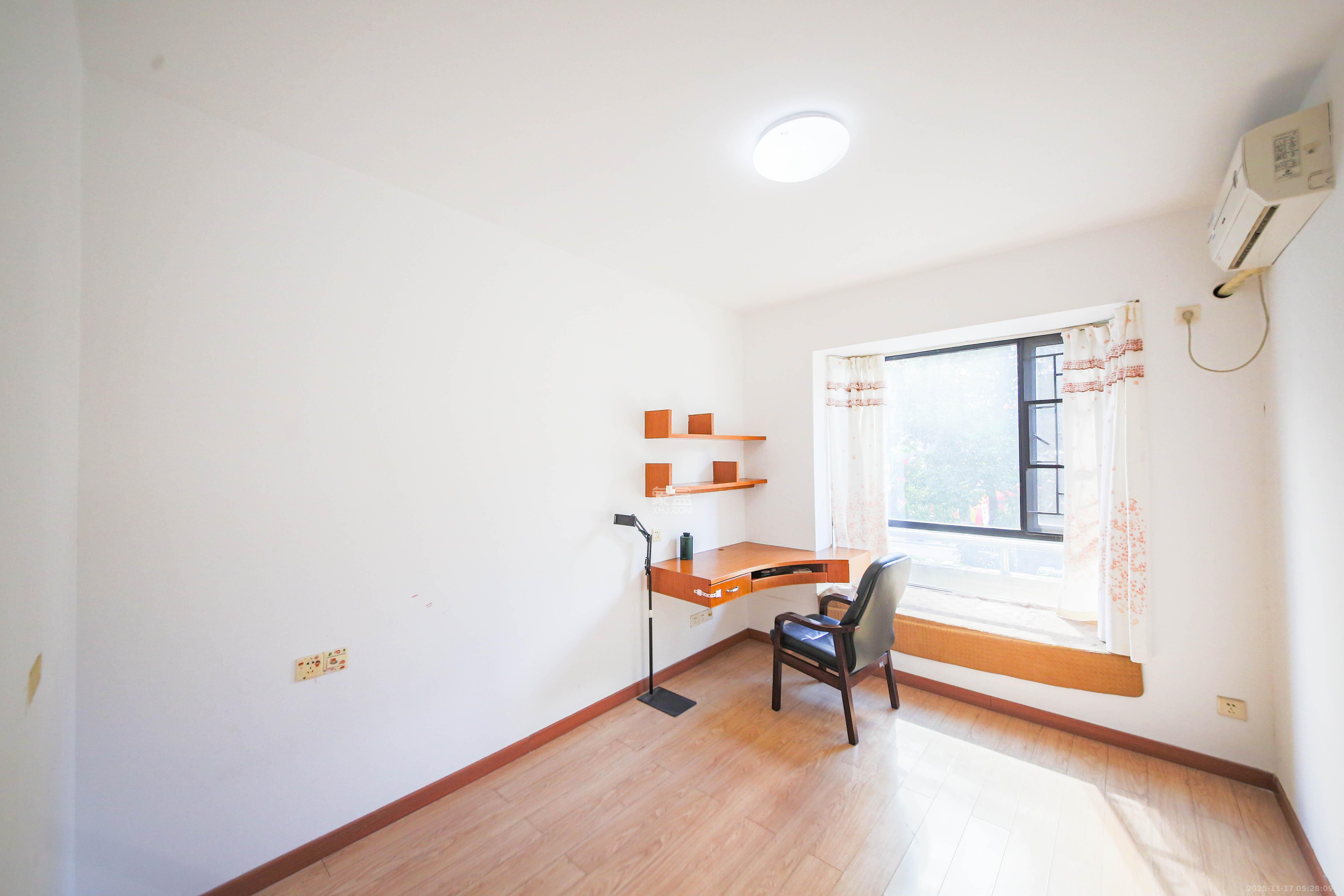 湘诚嘉园  4室2厅2卫    138.0万卧室