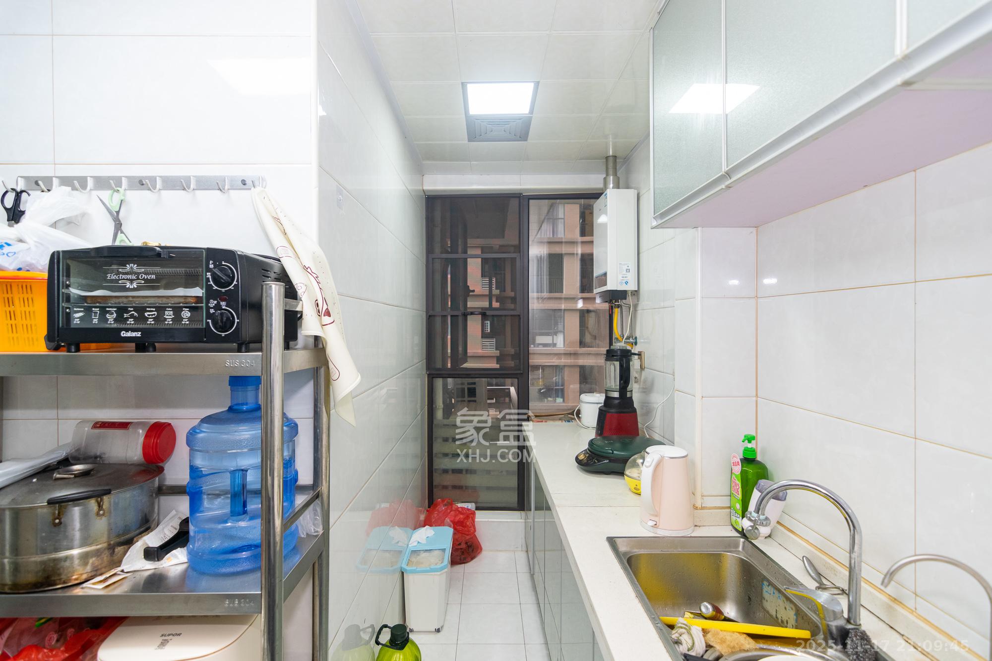 润和长郡（润和紫郡二三期）  3室2厅1卫    68.0万厨房