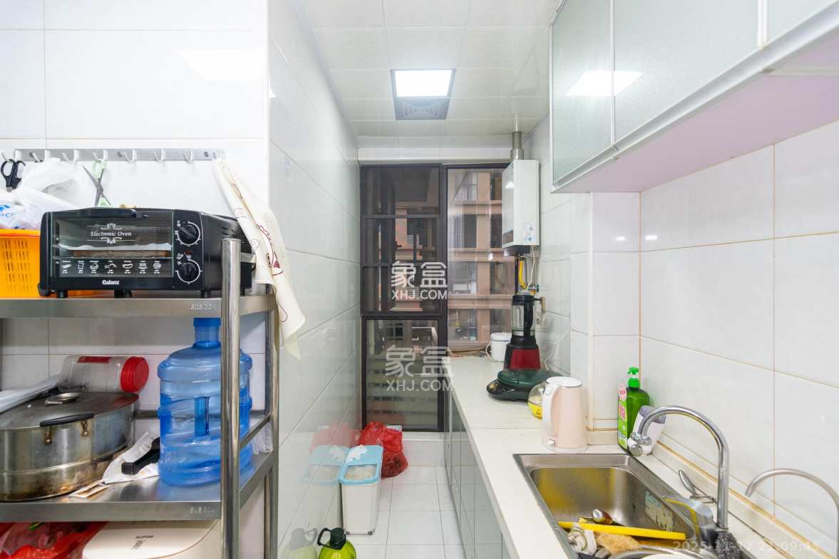 润和长郡(润和紫郡二三期) 3室2厅1卫 68.0万 润和长郡(润和紫郡二三期) 3室2厅1卫 68.0万厨房