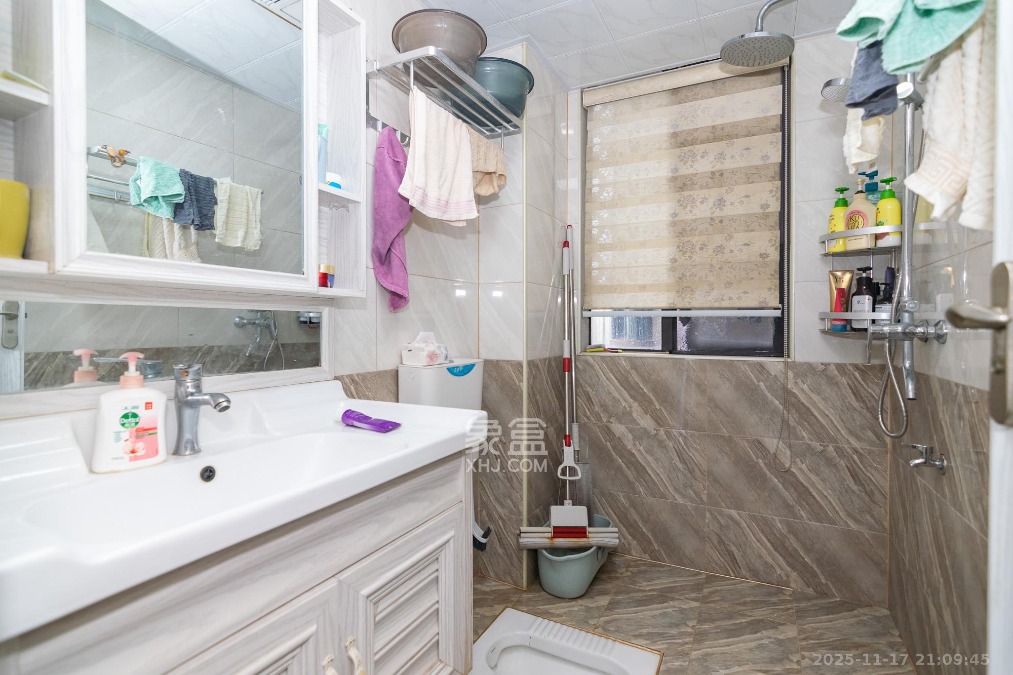 润和长郡(润和紫郡二三期) 3室2厅1卫 68.0万 润和长郡(润和紫郡二三期) 3室2厅1卫 68.0万卫生间