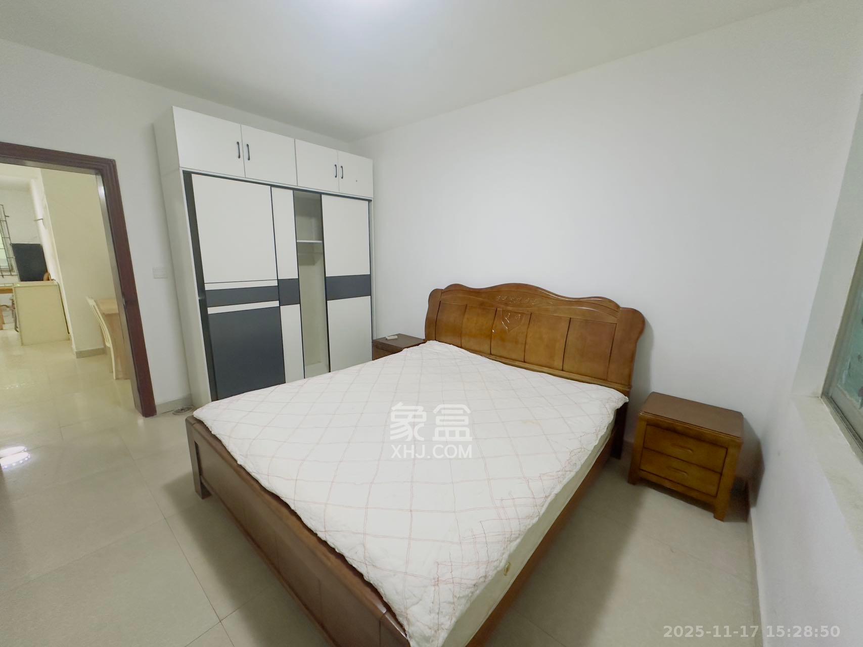 中南汽车世界  2室1厅1卫    1200.0元/月室内图