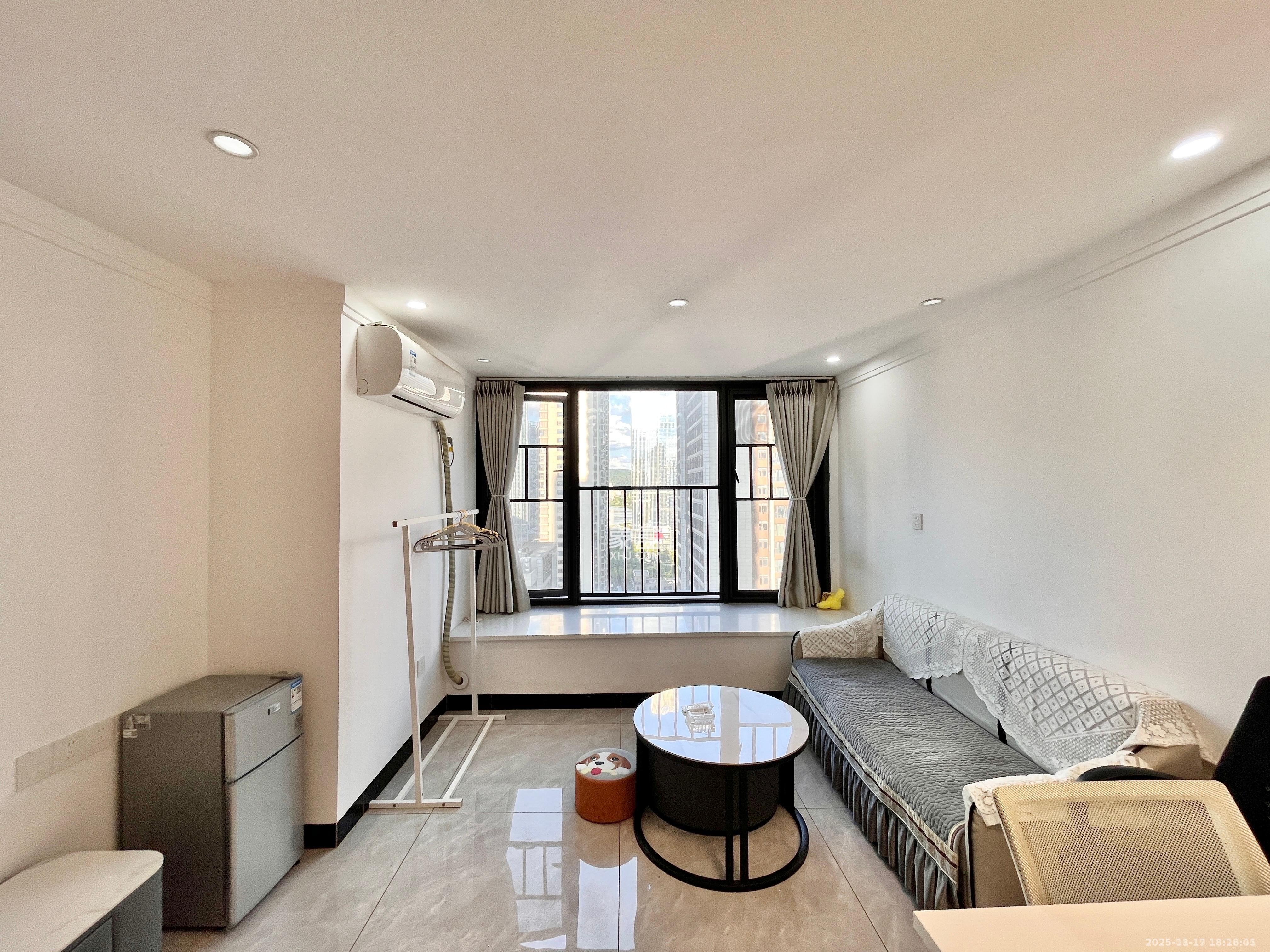 南山梅溪一方 2室1厅1卫 2000.0元/月 南山梅溪一方 2室1厅1卫 2000.0元/月室内图