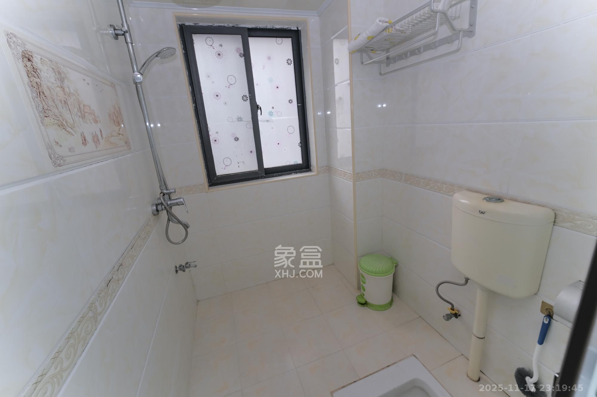 丰源国际  3室2厅1卫    79.8万卫生间