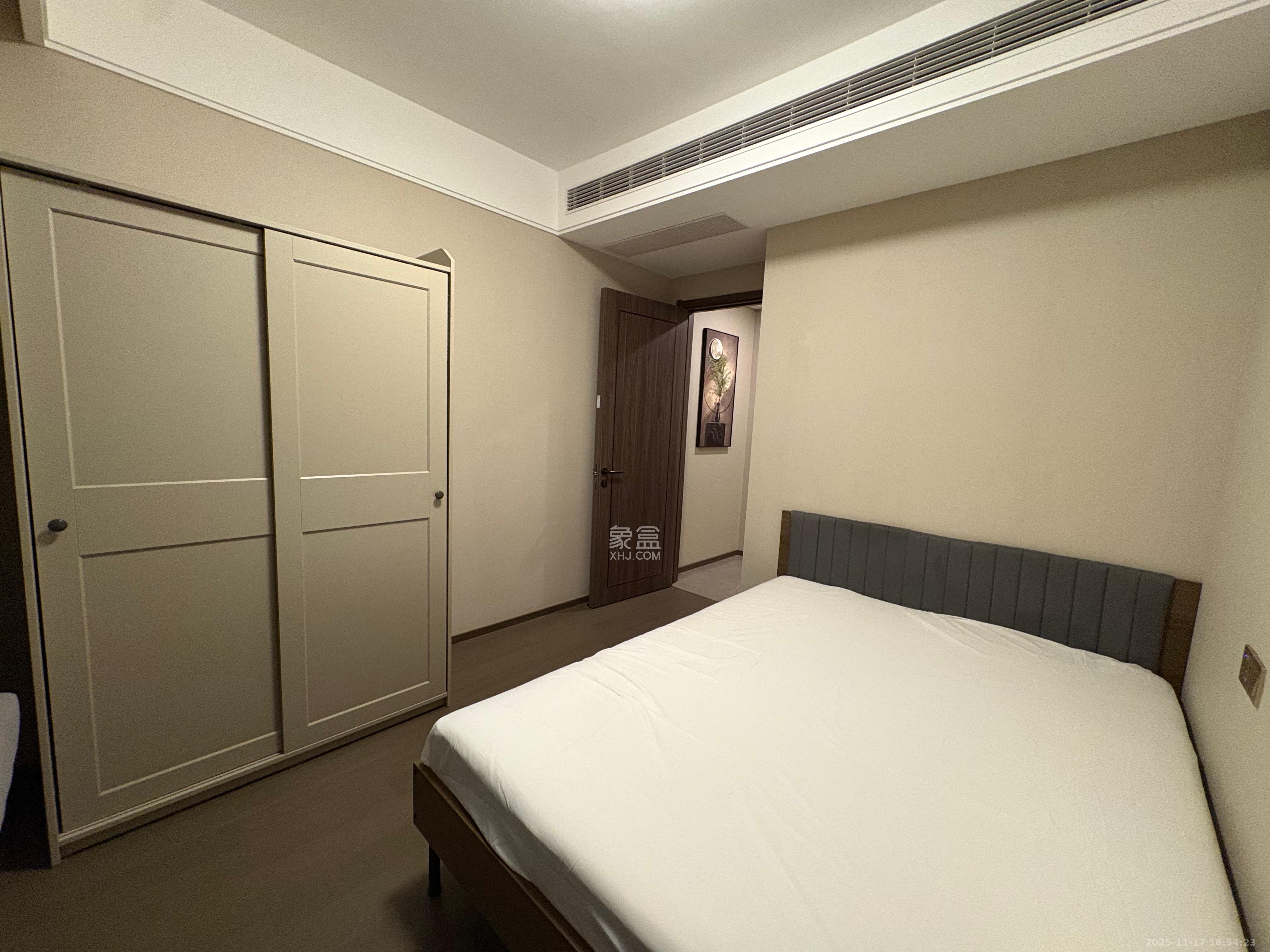 龙湖江与城  4室2厅2卫    3500.0元/月室内图