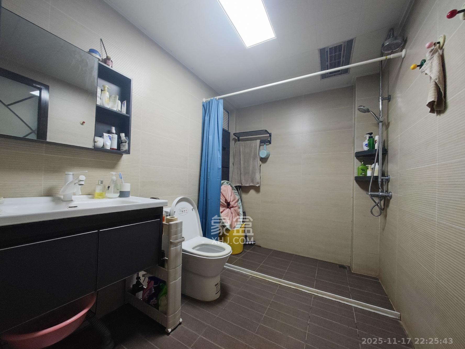 托斯卡纳洋房高层 4室2厅2卫 172.0万 托斯卡纳洋房高层 4室2厅2卫 172.0万卫生间