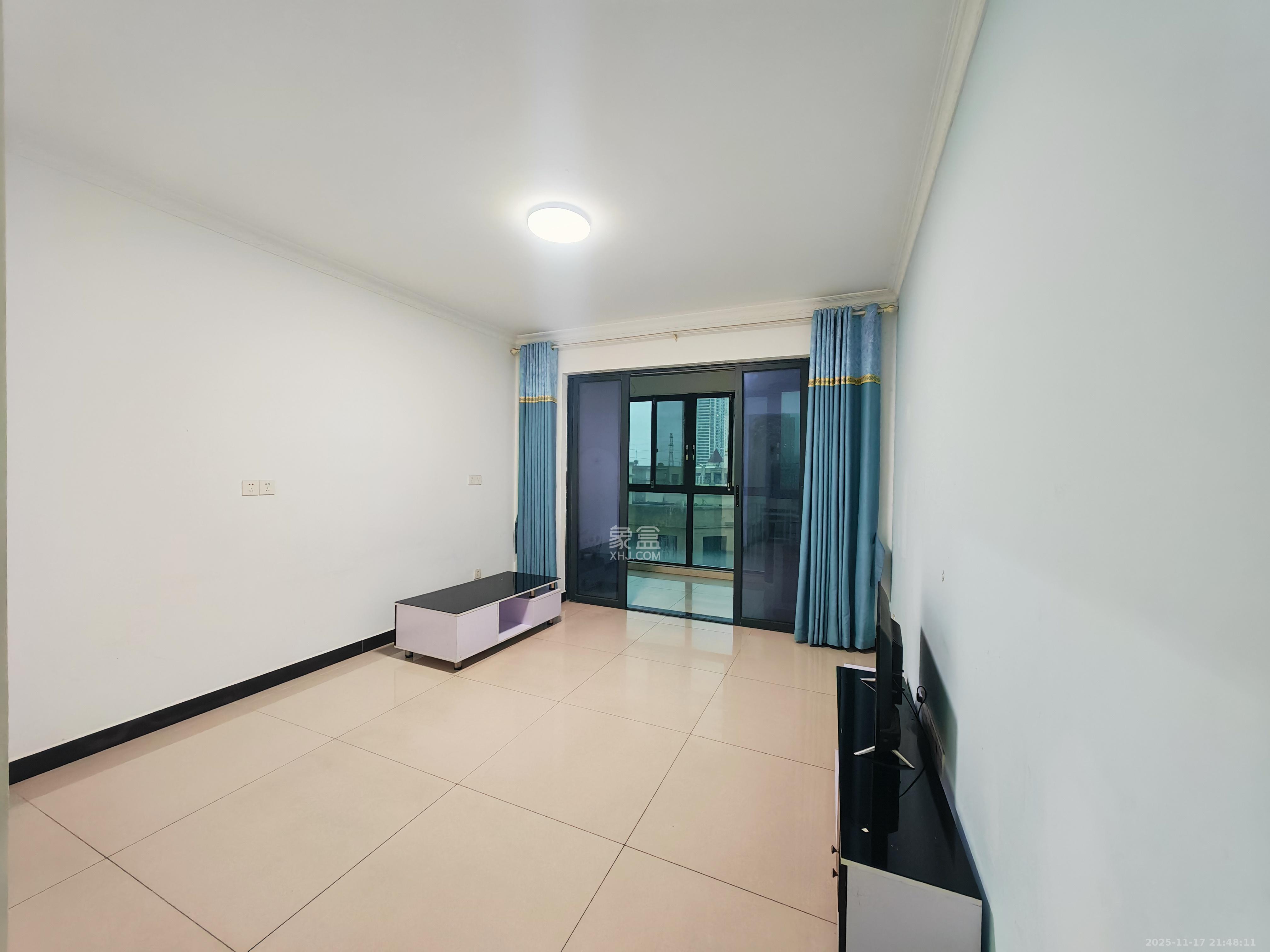 爵世名邸东湖（东湖壹号企业总部基地）  3室2厅1卫    2200.0元/月