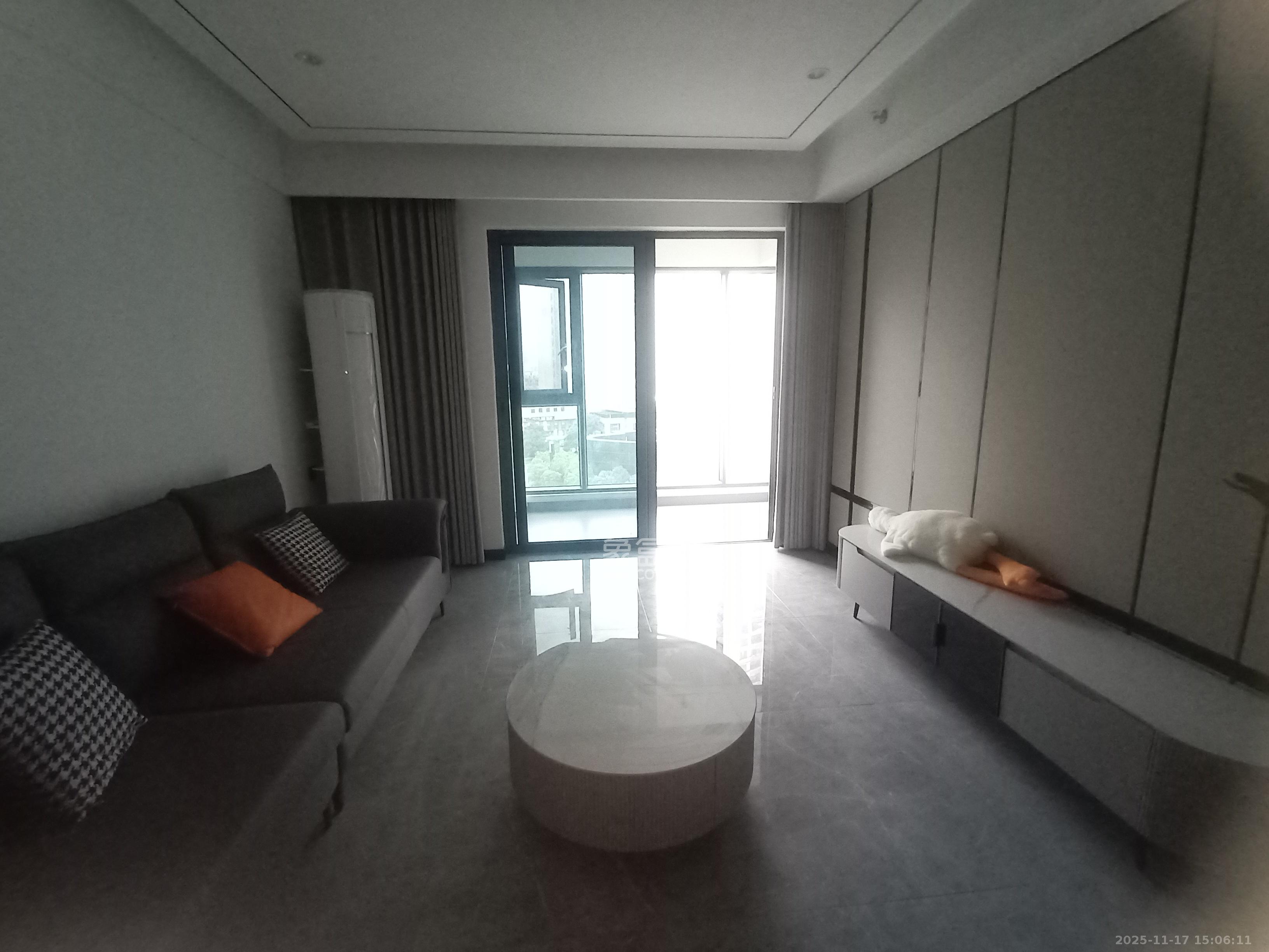 卓越中寰  3室2厅2卫    5000.0元/月