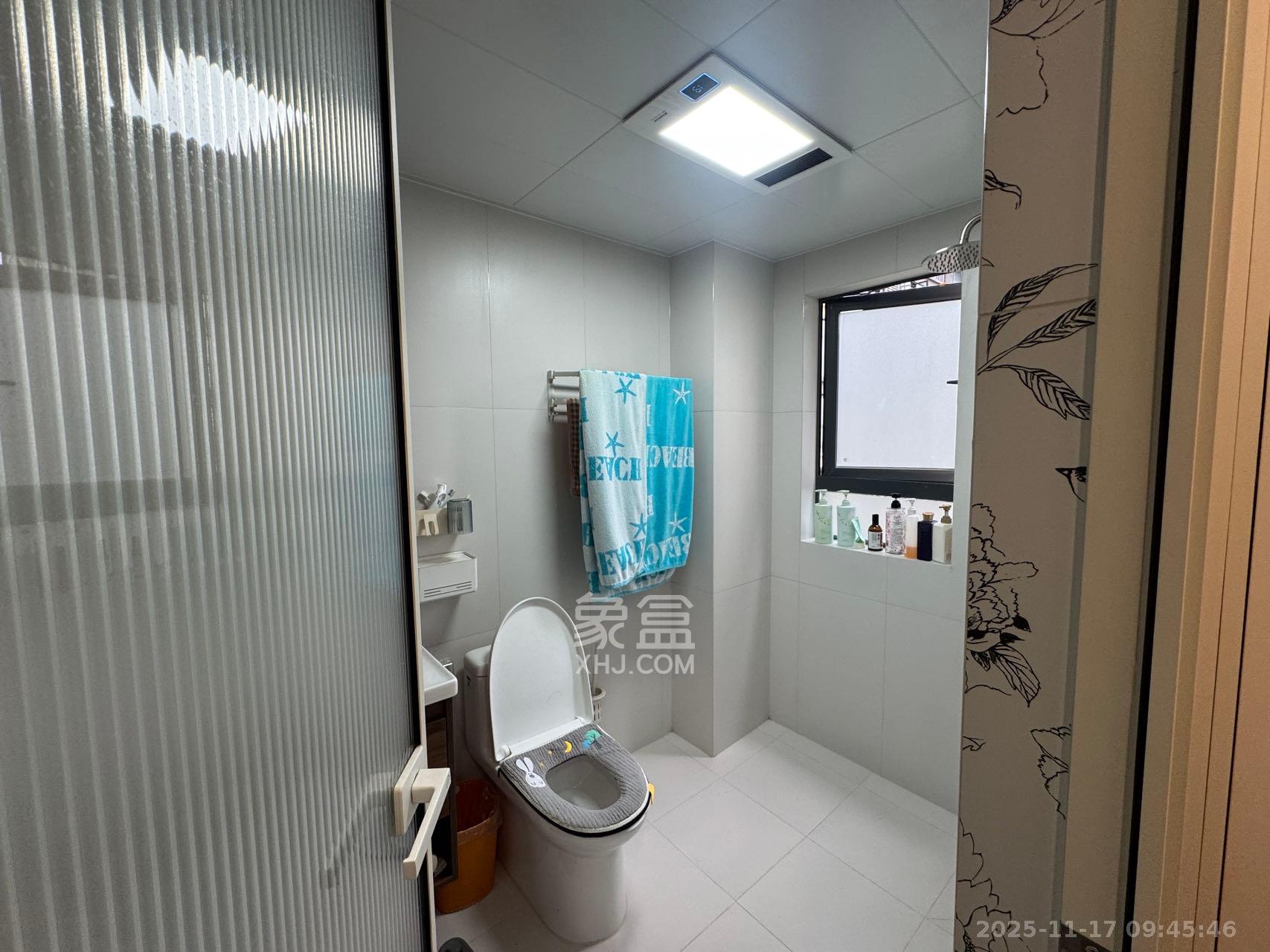 卓越伊景苑  3室2厅2卫    4000.0元/月室内图