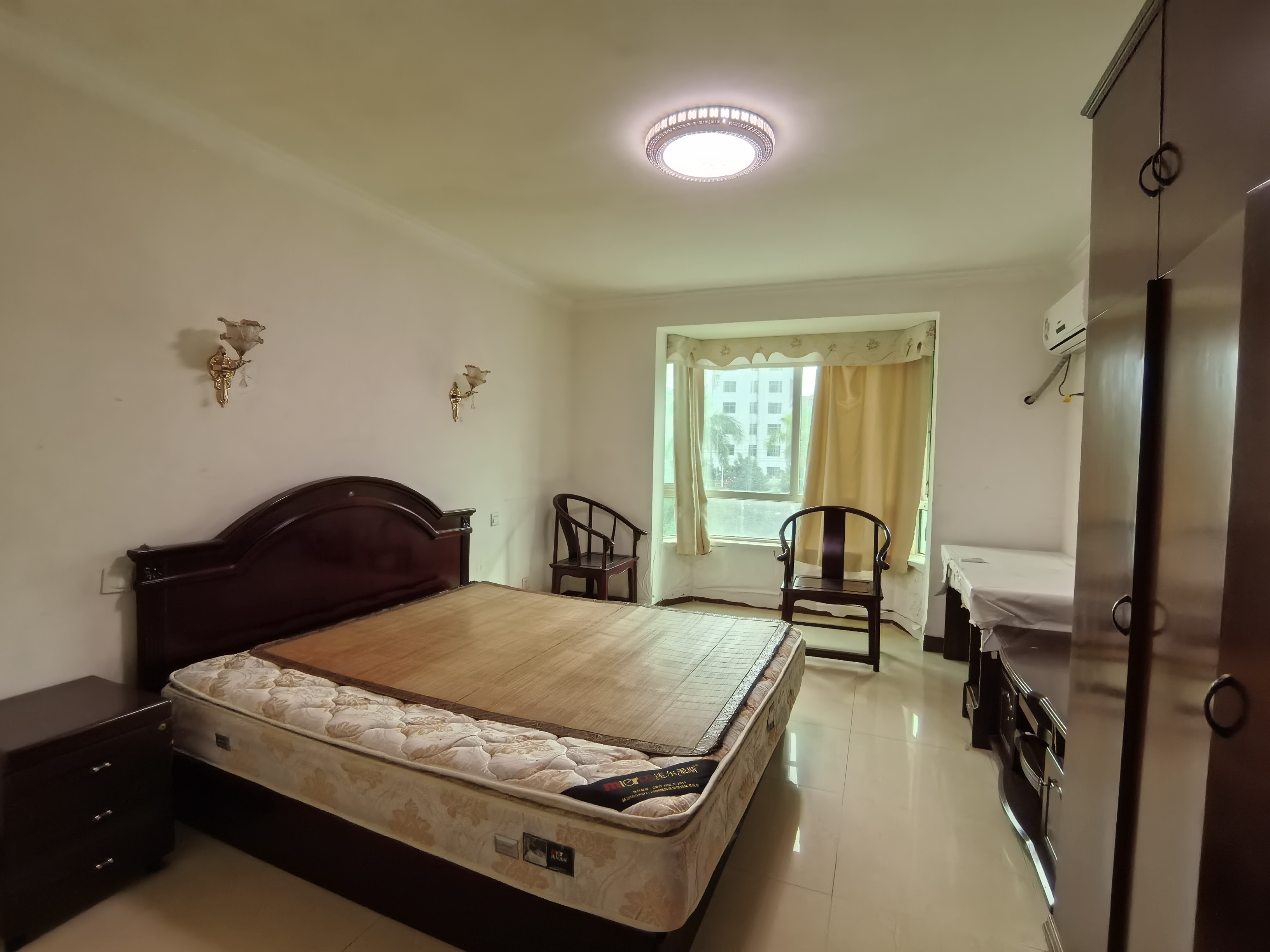 绿色佳园  3室2厅2卫    2300.0元/月室内图