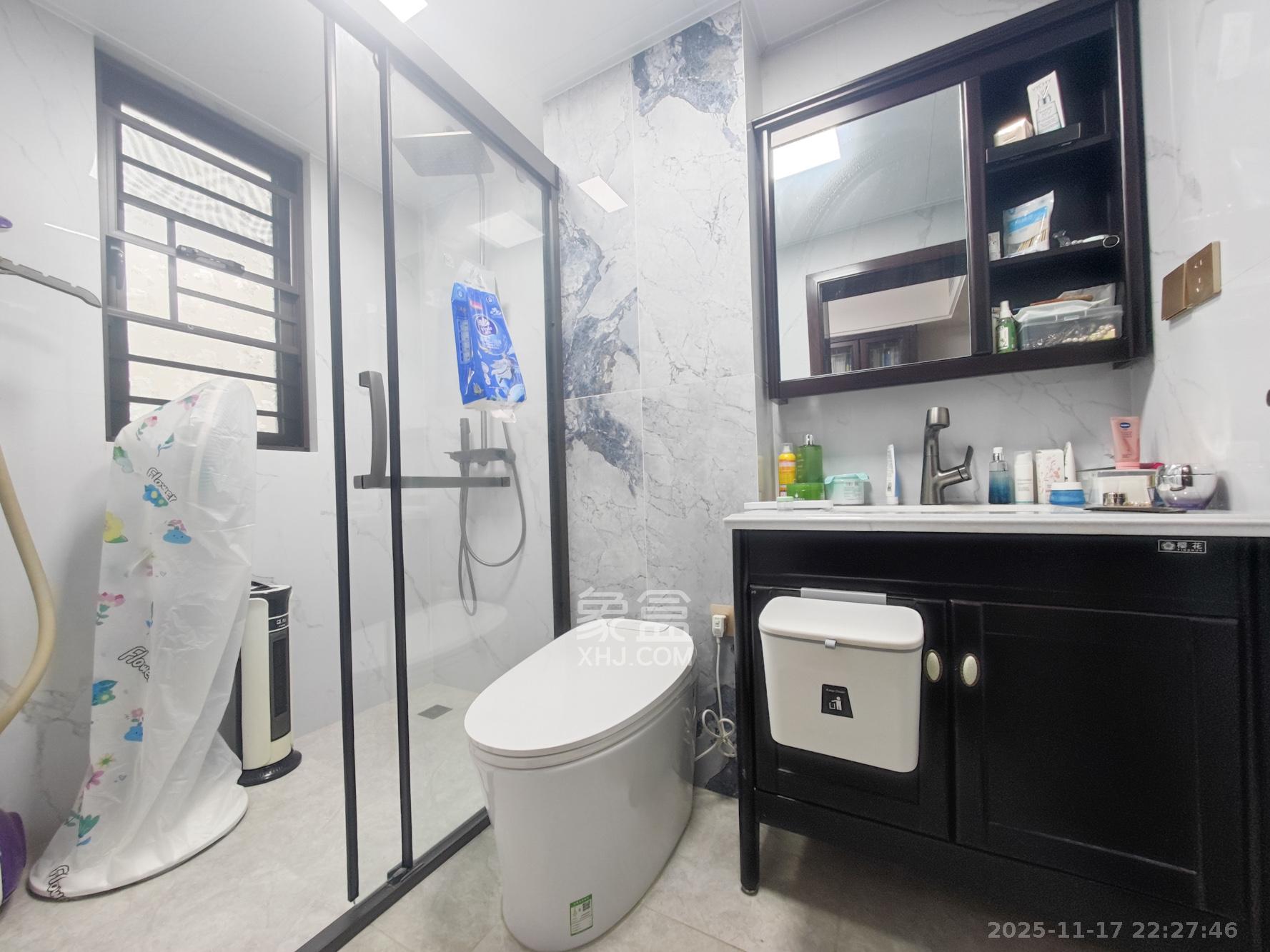 弘阳万侯府 4室2厅2卫 218.0万 弘阳万侯府 4室2厅2卫 218.0万卫生间