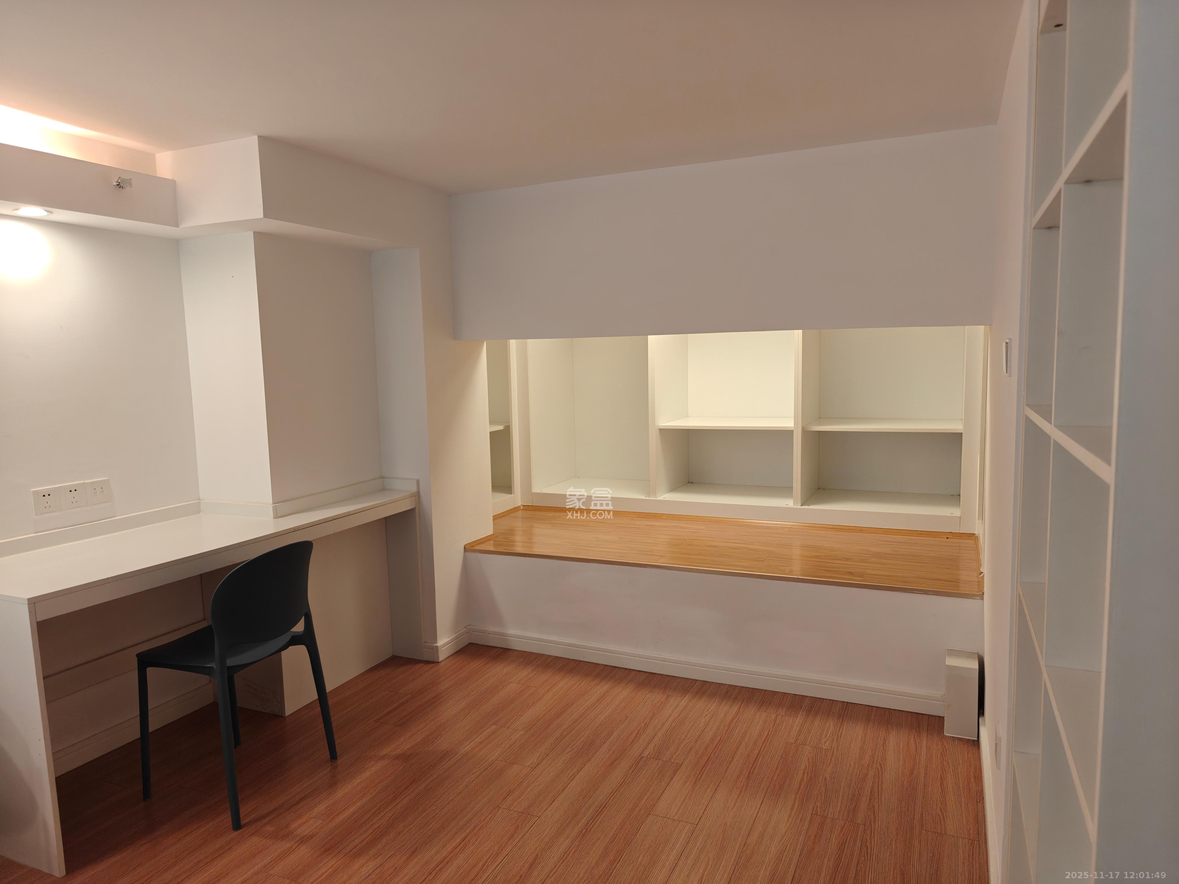 卓越江岸  2室1厅1卫    1900.0元/月室内图