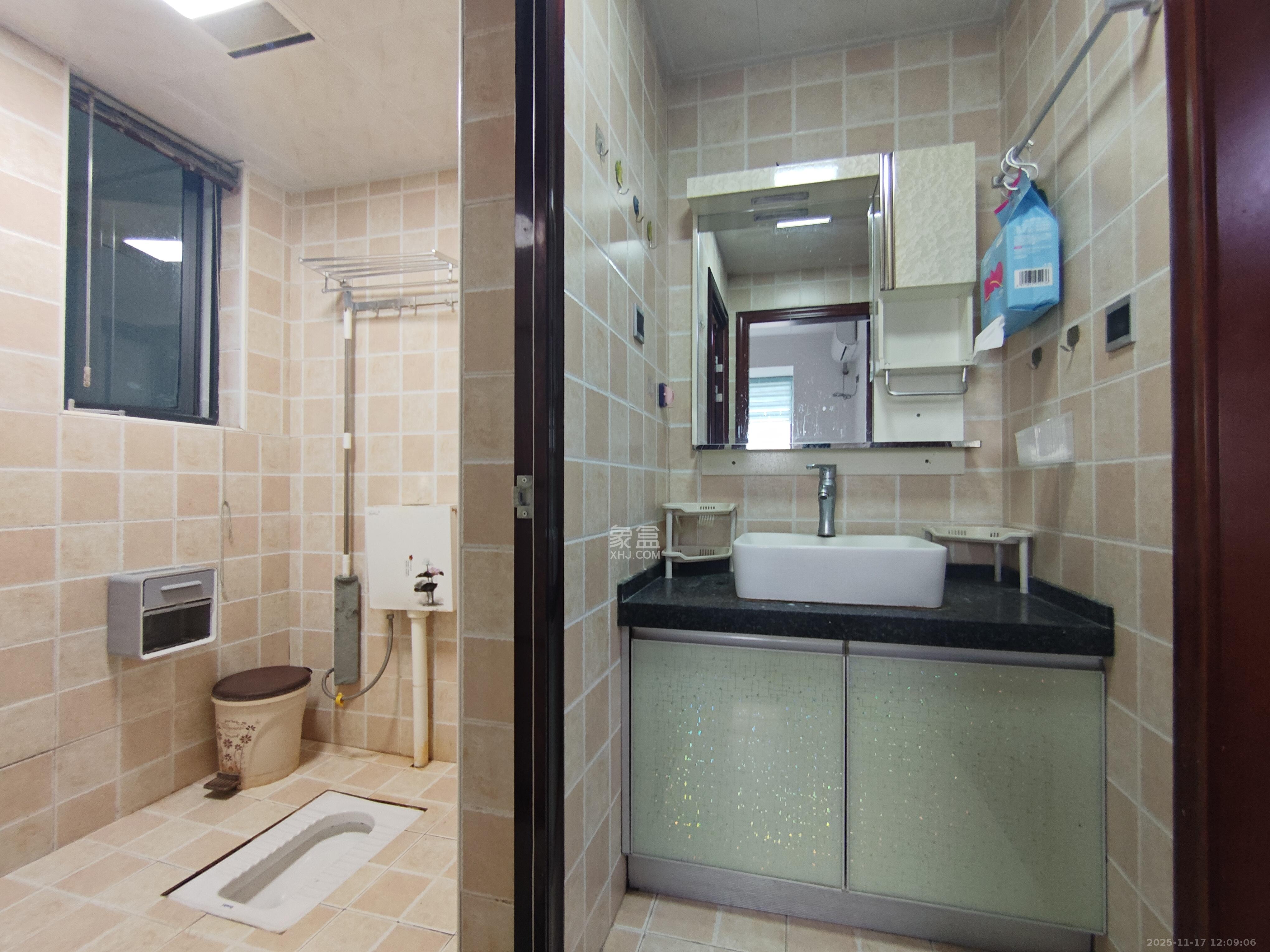 保利麓谷林语B区  3室2厅1卫    2300.0元/月室内图