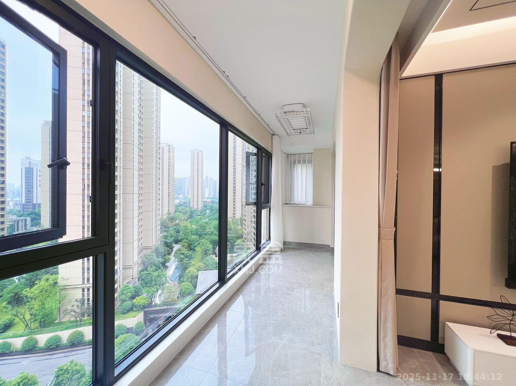 卓越中寰  4室2厅2卫    5800.0元/月室内图