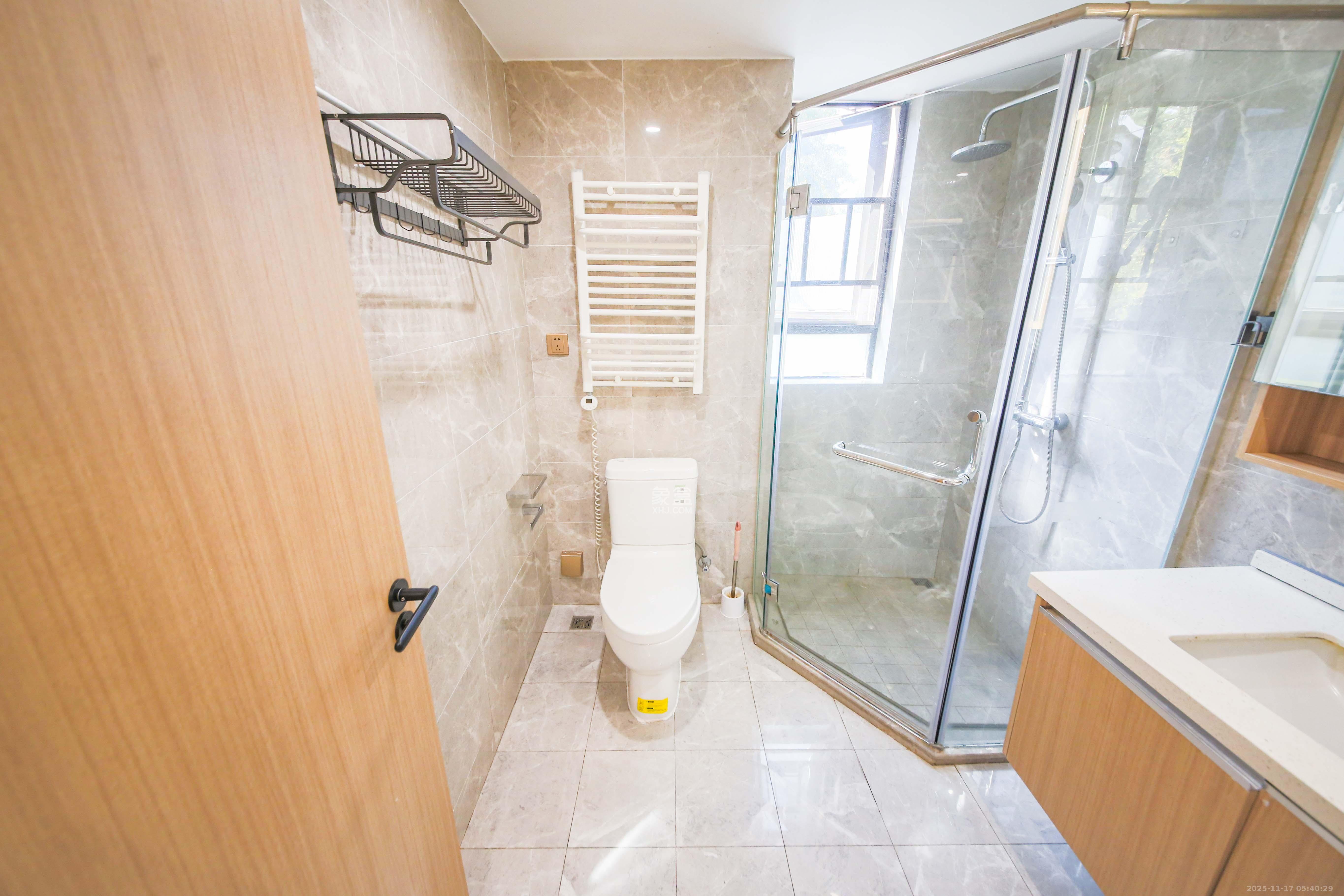 旭辉华宇南宸府  4室2厅2卫    189.0万卫生间