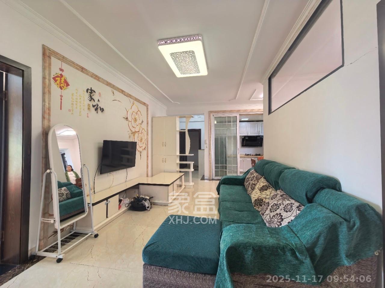 东岸梅园小区  3室1厅1卫    2000.0元/月